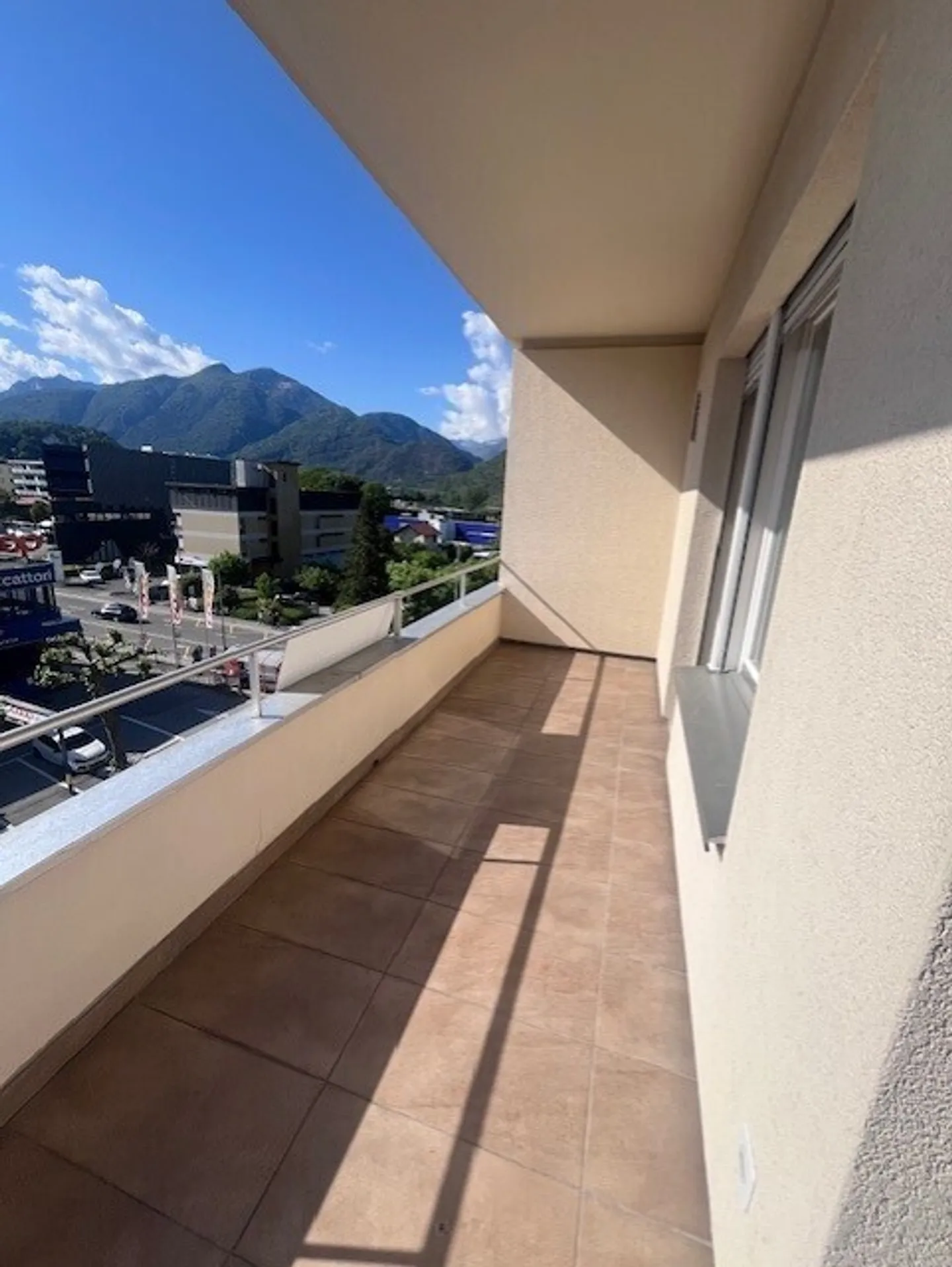 LOSONE, WE RENT SPACIOUS 3 1/2 ROOM APARTMENT - Photo 7 of 7