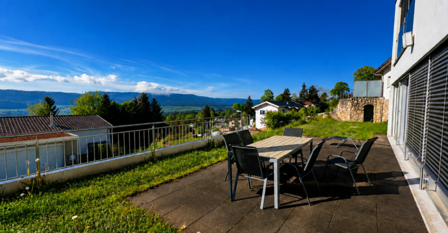 Magnificent villa with breathtaking view - Photo 2 of 12