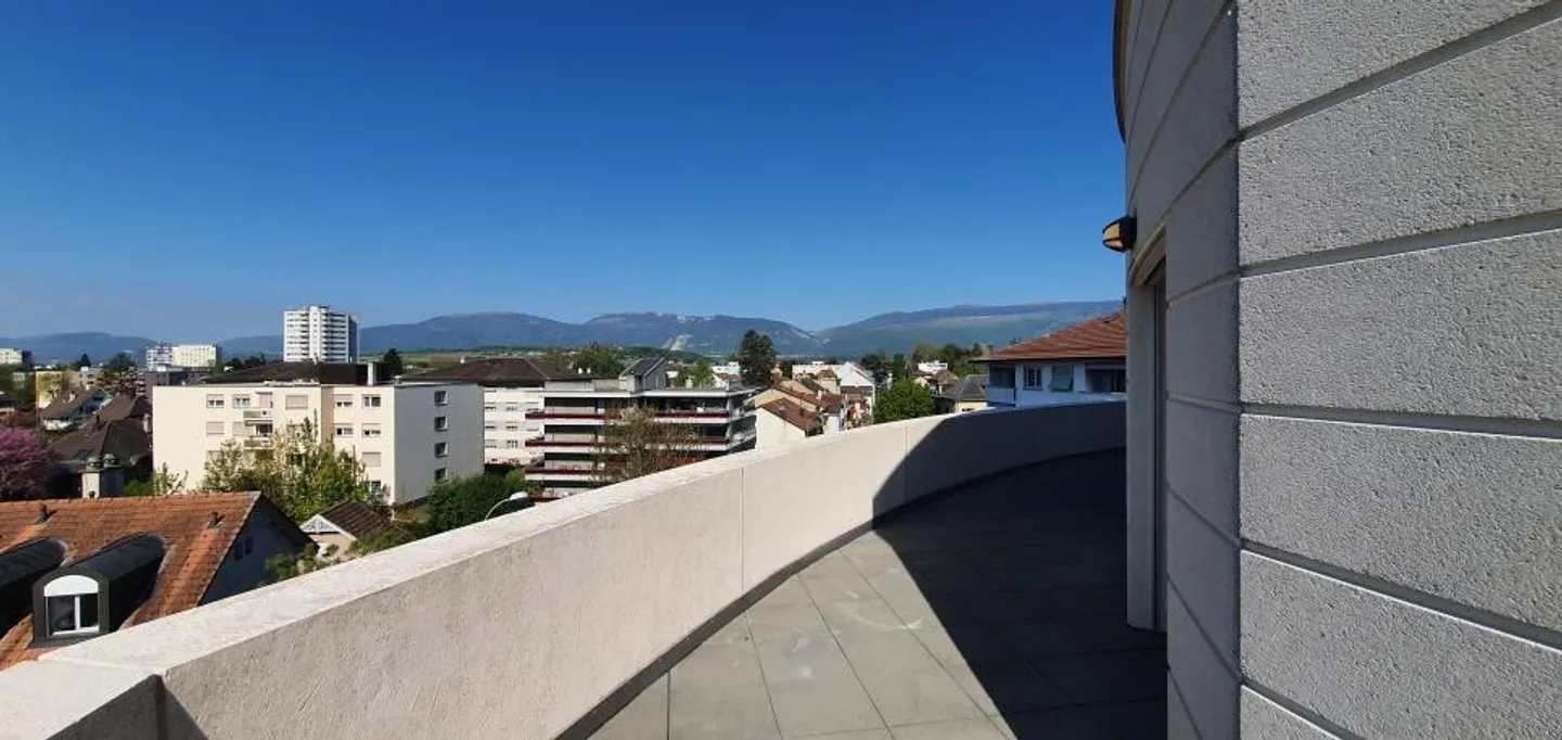 Attico eccezionale, 3.5 stanze, 91m², ultimo piano con terrazza di 95m² + vista libera - Foto 9 di 11