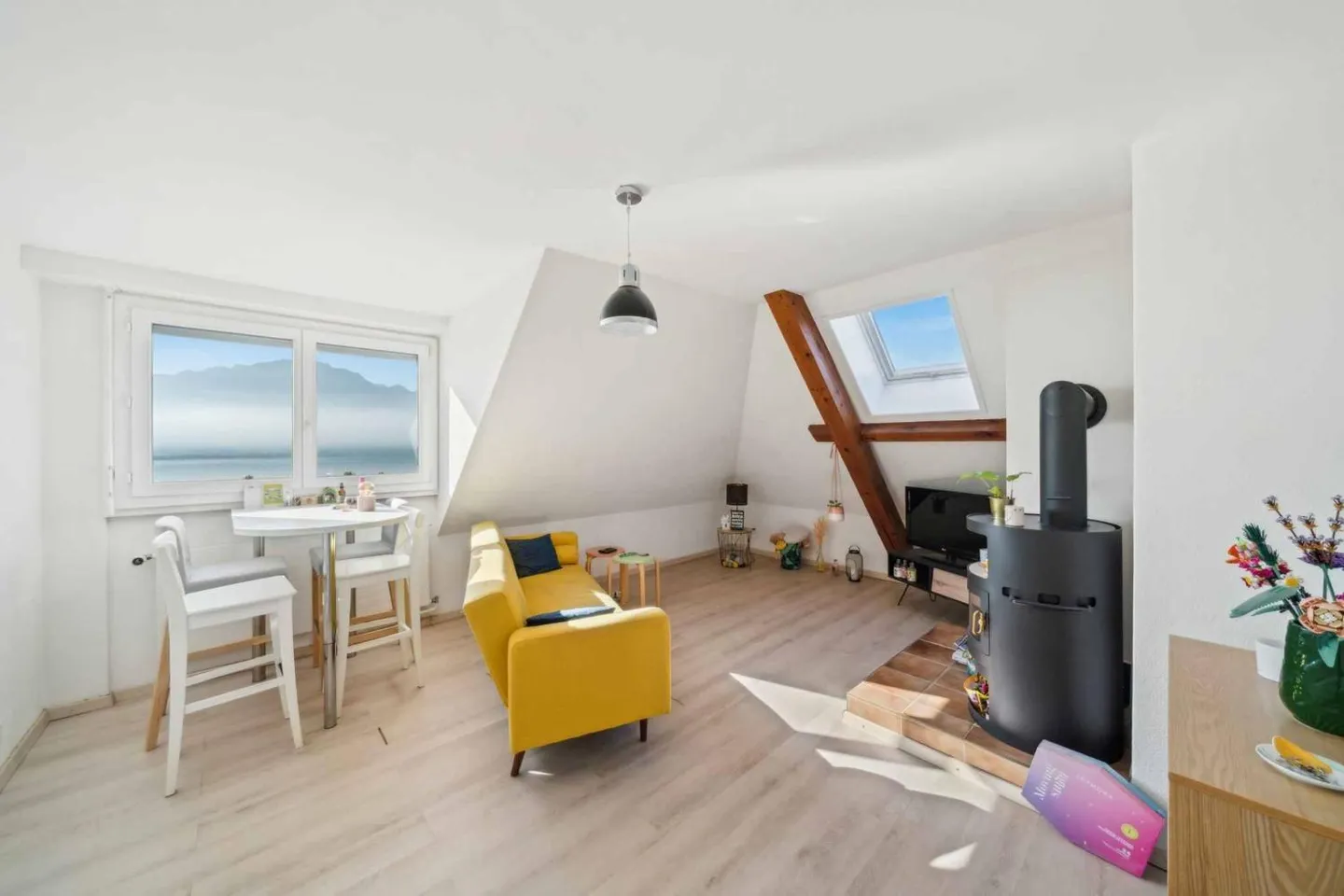 Appartement Charmant avec Vue - Photo 3 sur 10