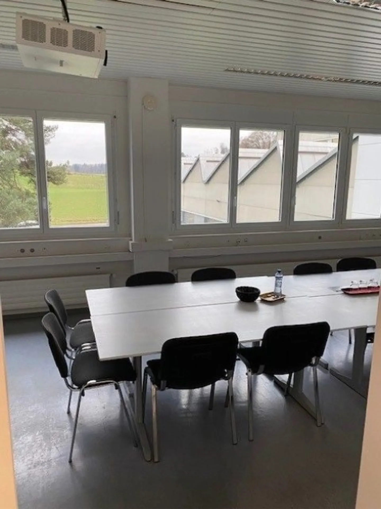 Vermietung von bis zu 160 m2 Bürofläche / Gewerbefläche von 559 m2 kann bei Bedarf dazu gemietet werden - Foto 9 von 13