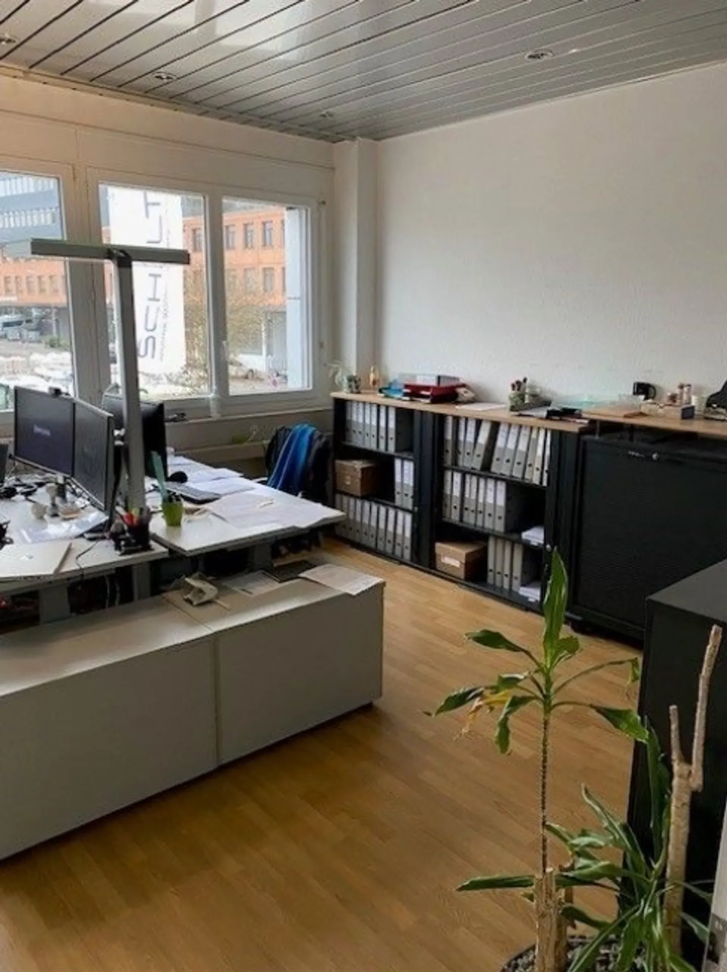 Vermietung von bis zu 160 m2 Bürofläche / Gewerbefläche von 559 m2 kann bei Bedarf dazu gemietet werden - Foto 5 von 13