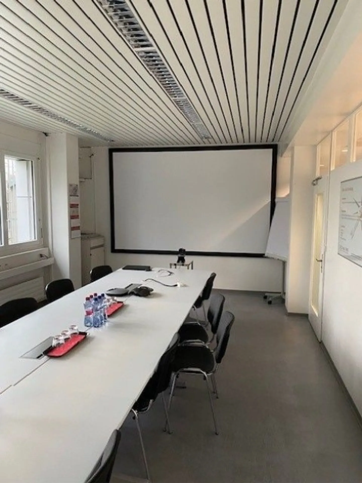 Vermietung von bis zu 160 m2 Bürofläche / Gewerbefläche von 559 m2 kann bei Bedarf dazu gemietet werden - Foto 10 von 13