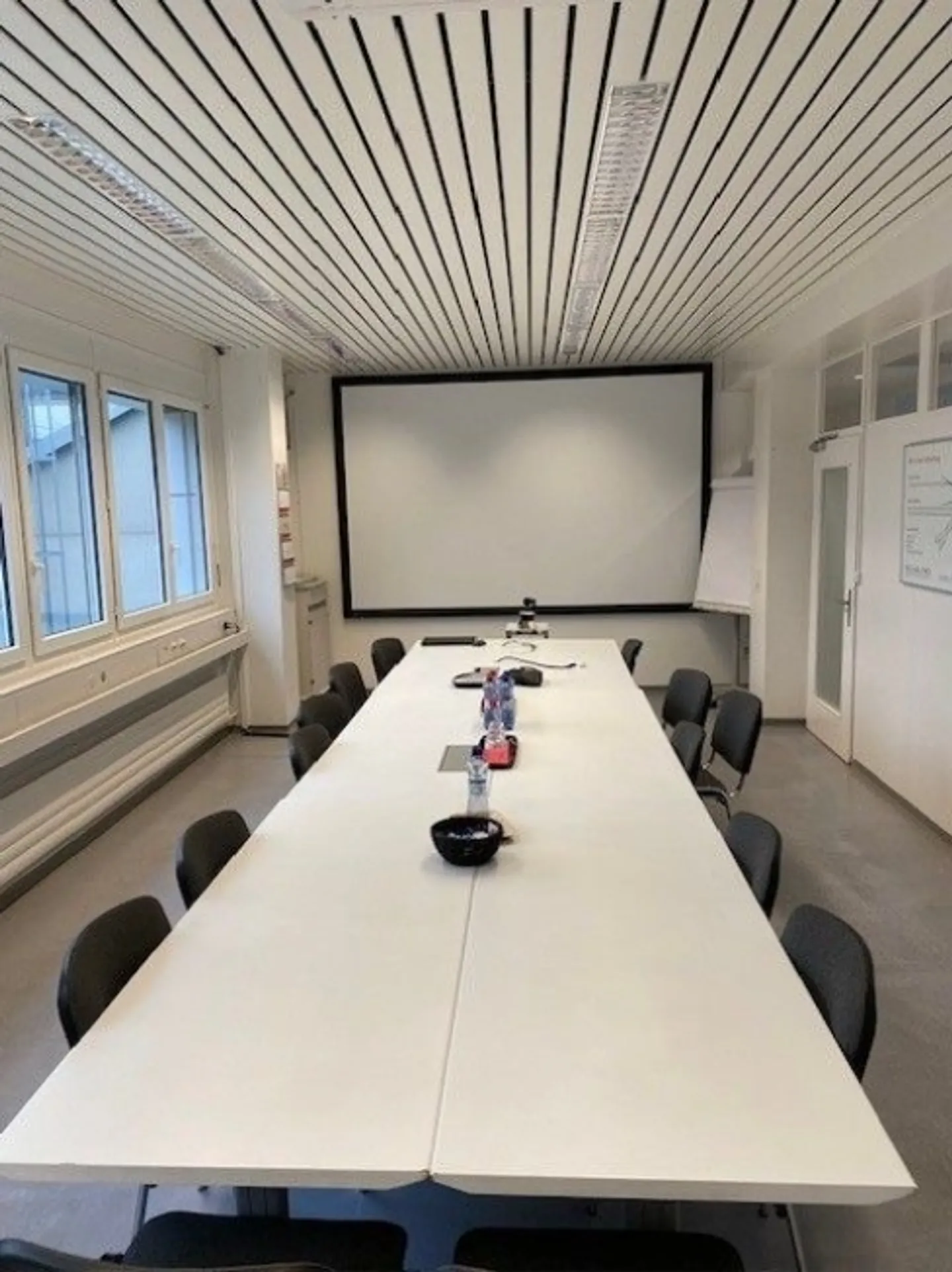 Vermietung von bis zu 160 m2 Bürofläche / Gewerbefläche von 559 m2 kann bei Bedarf dazu gemietet werden - Foto 11 von 13