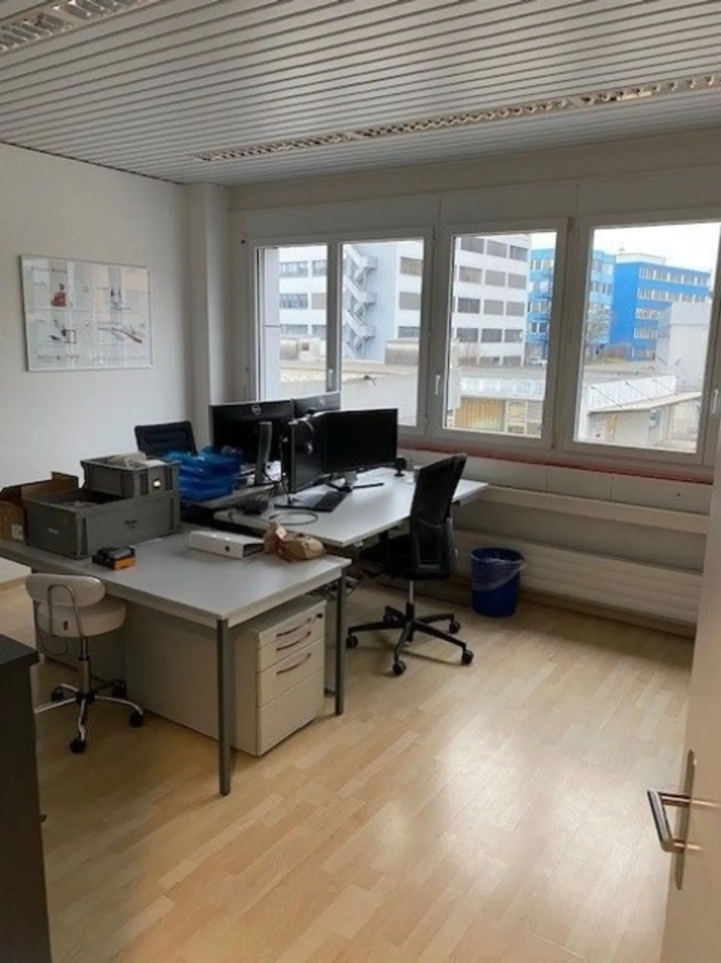 Vermietung von bis zu 160 m2 Bürofläche / Gewerbefläche von 559 m2 kann bei Bedarf dazu gemietet werden - Foto 12 von 13