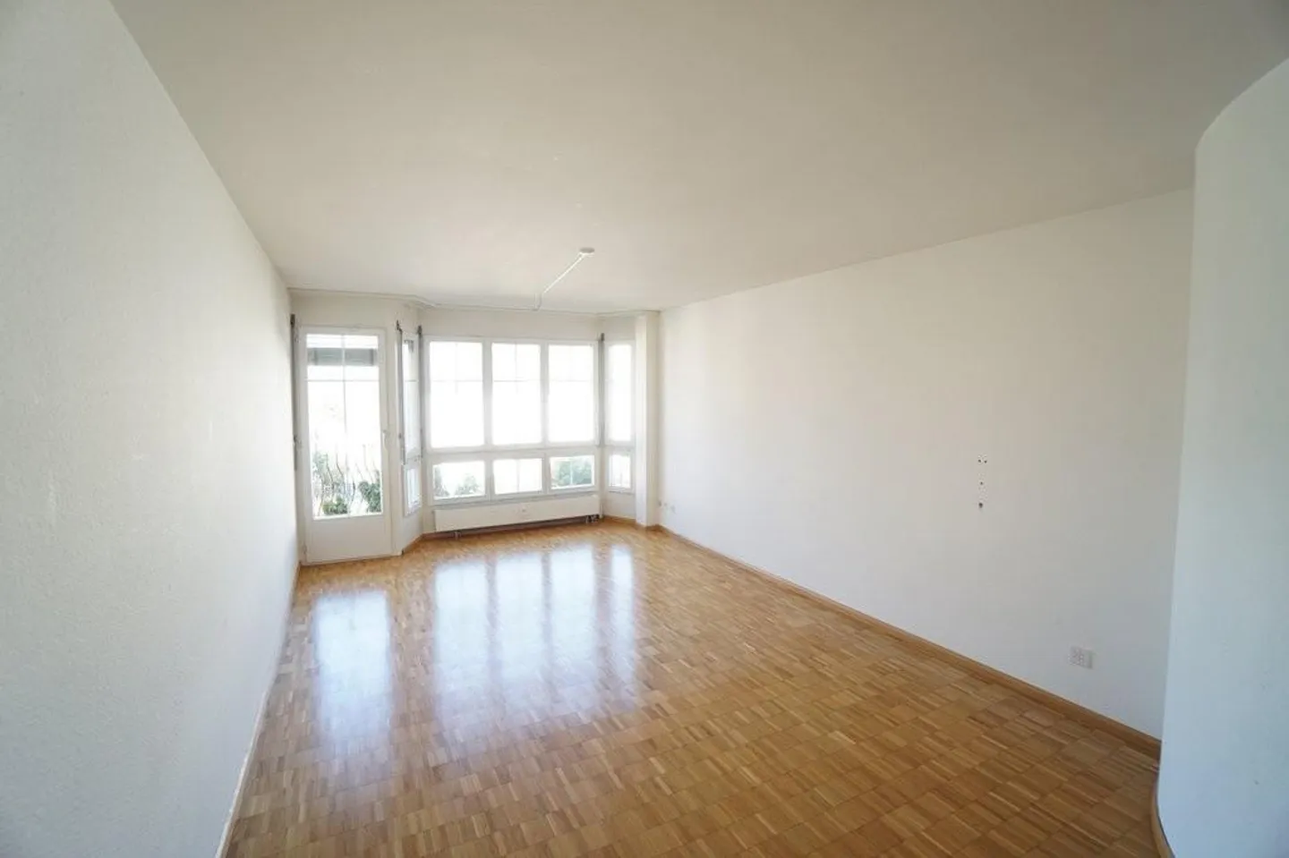 Appartamento 4.5 stanze in un affascinante edificio plurifamiliare - Foto 6 di 7