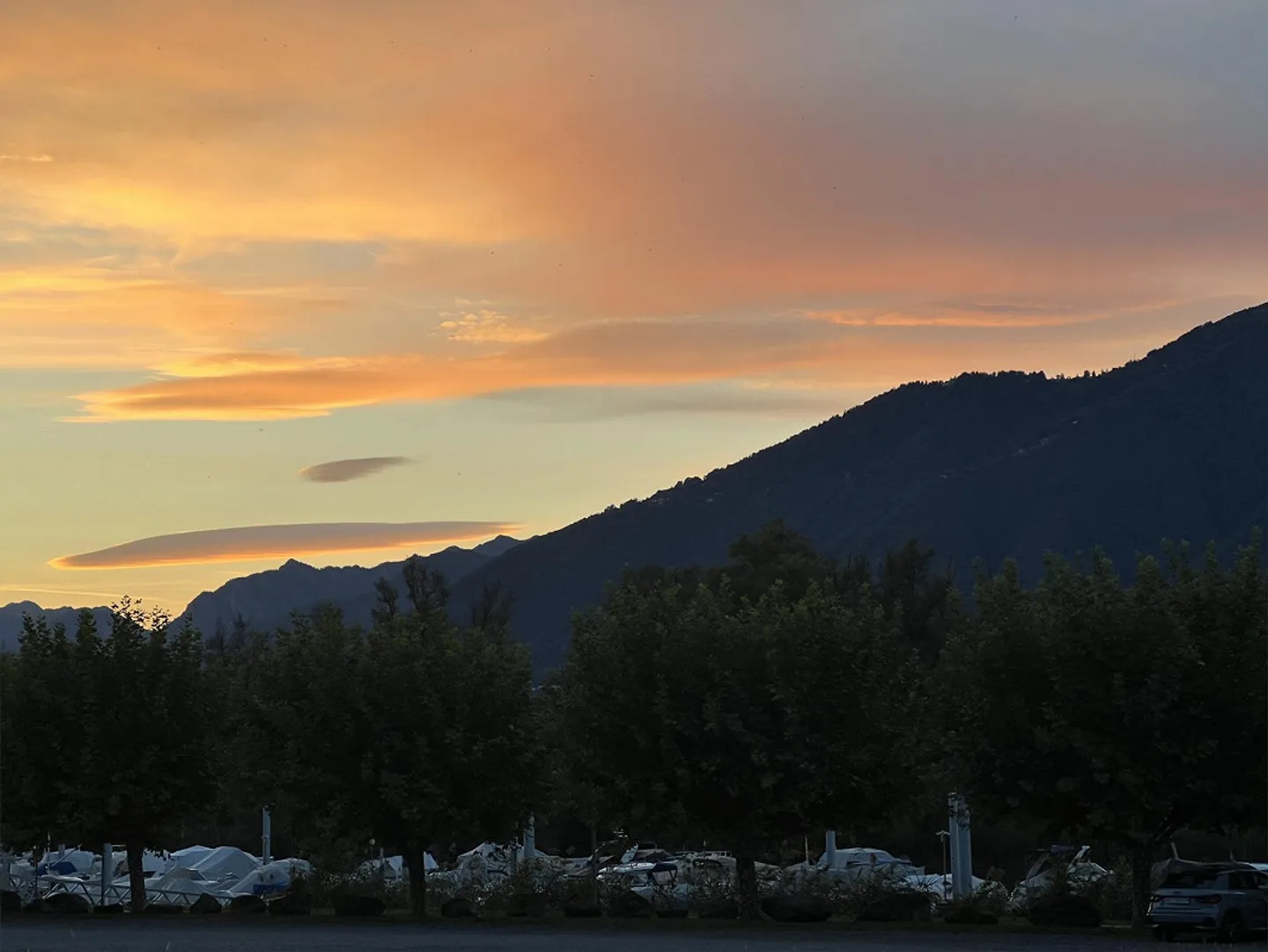 Magnifique Attique avec Terrasse Ensoleillée sur Bolle di Magadino - Photo 1 sur 30