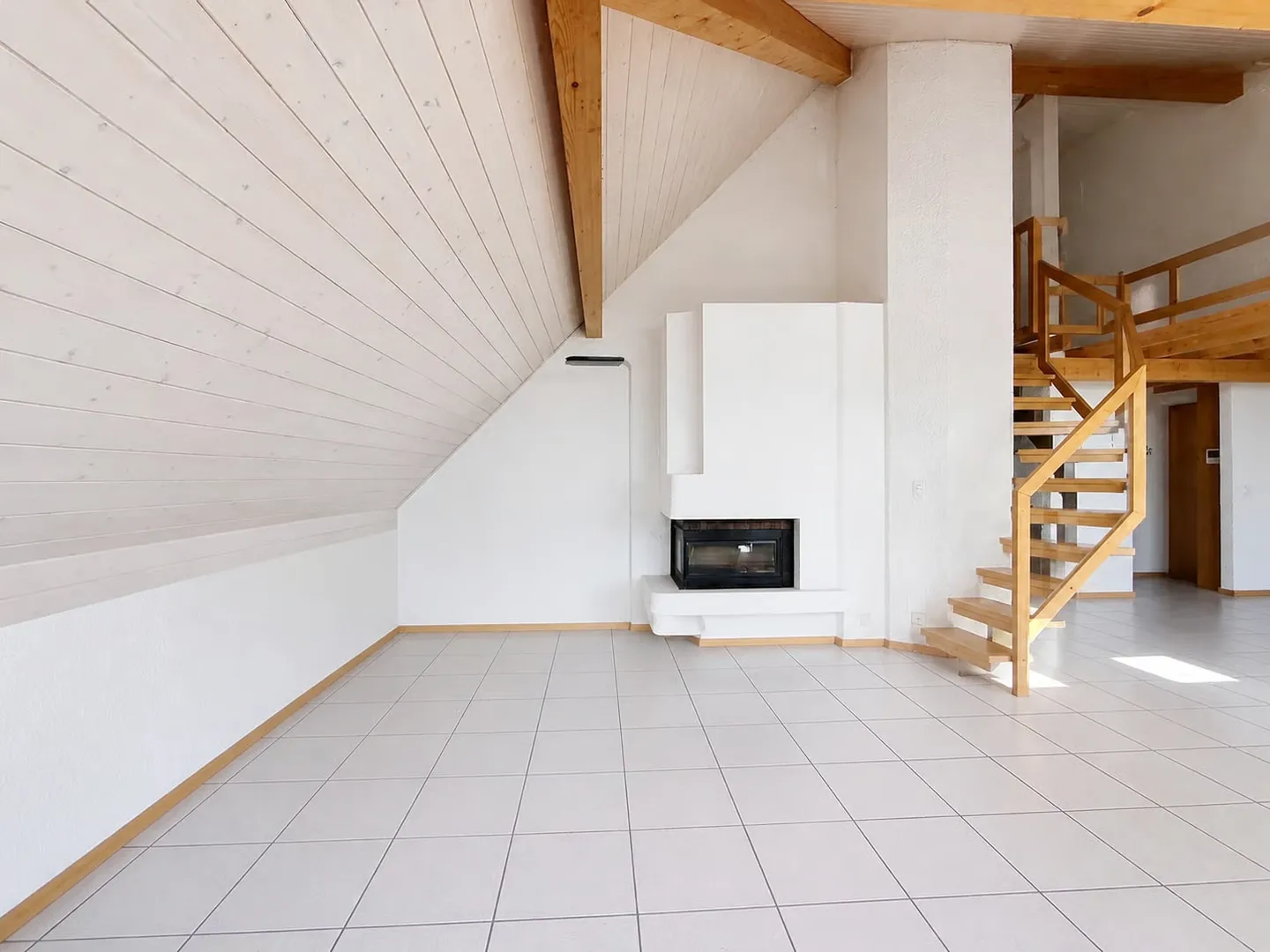 Appartement Charmant avec Vue Lac - Photo 3 sur 13