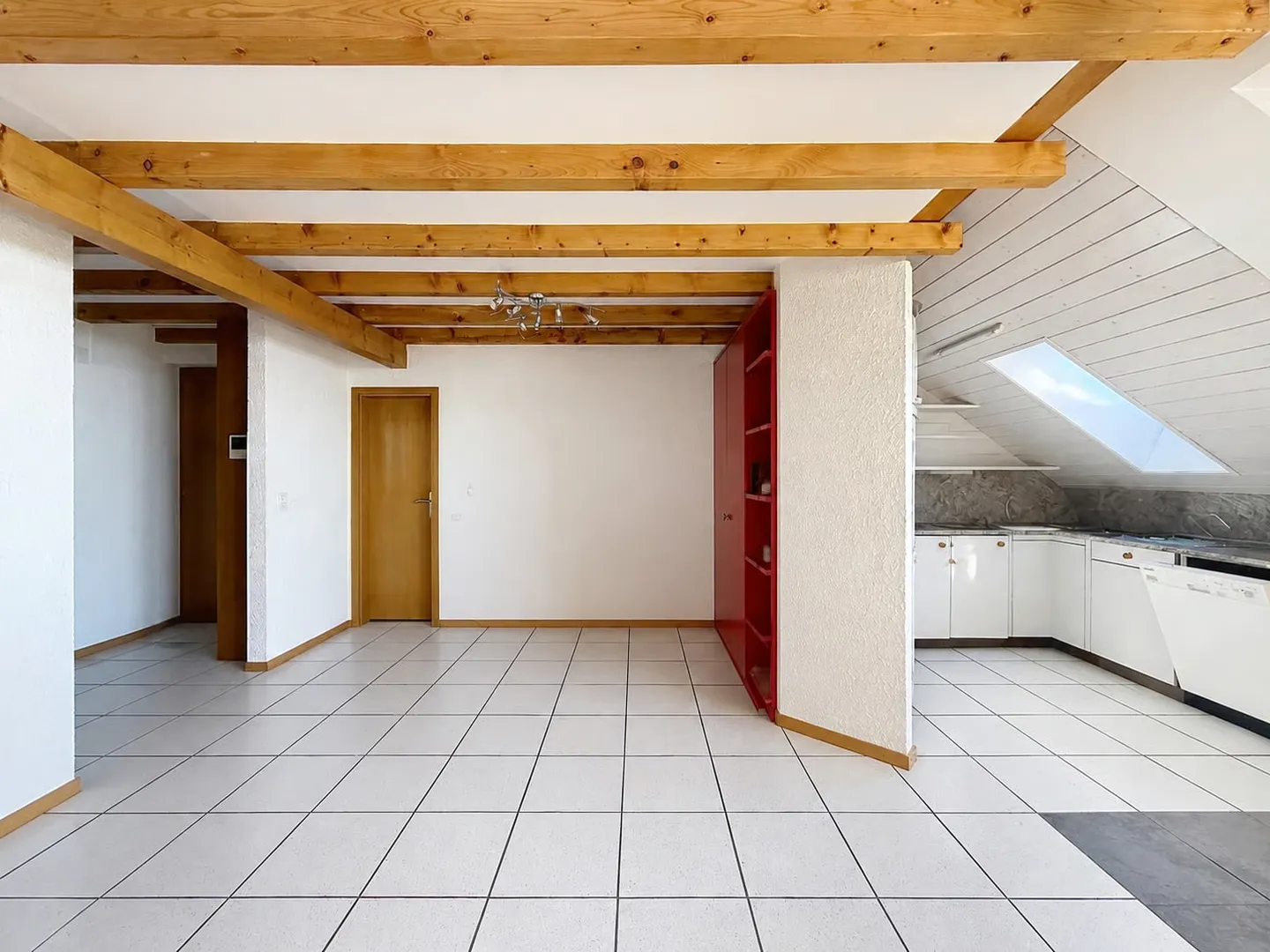 Appartement Charmant avec Vue Lac - Photo 5 sur 13