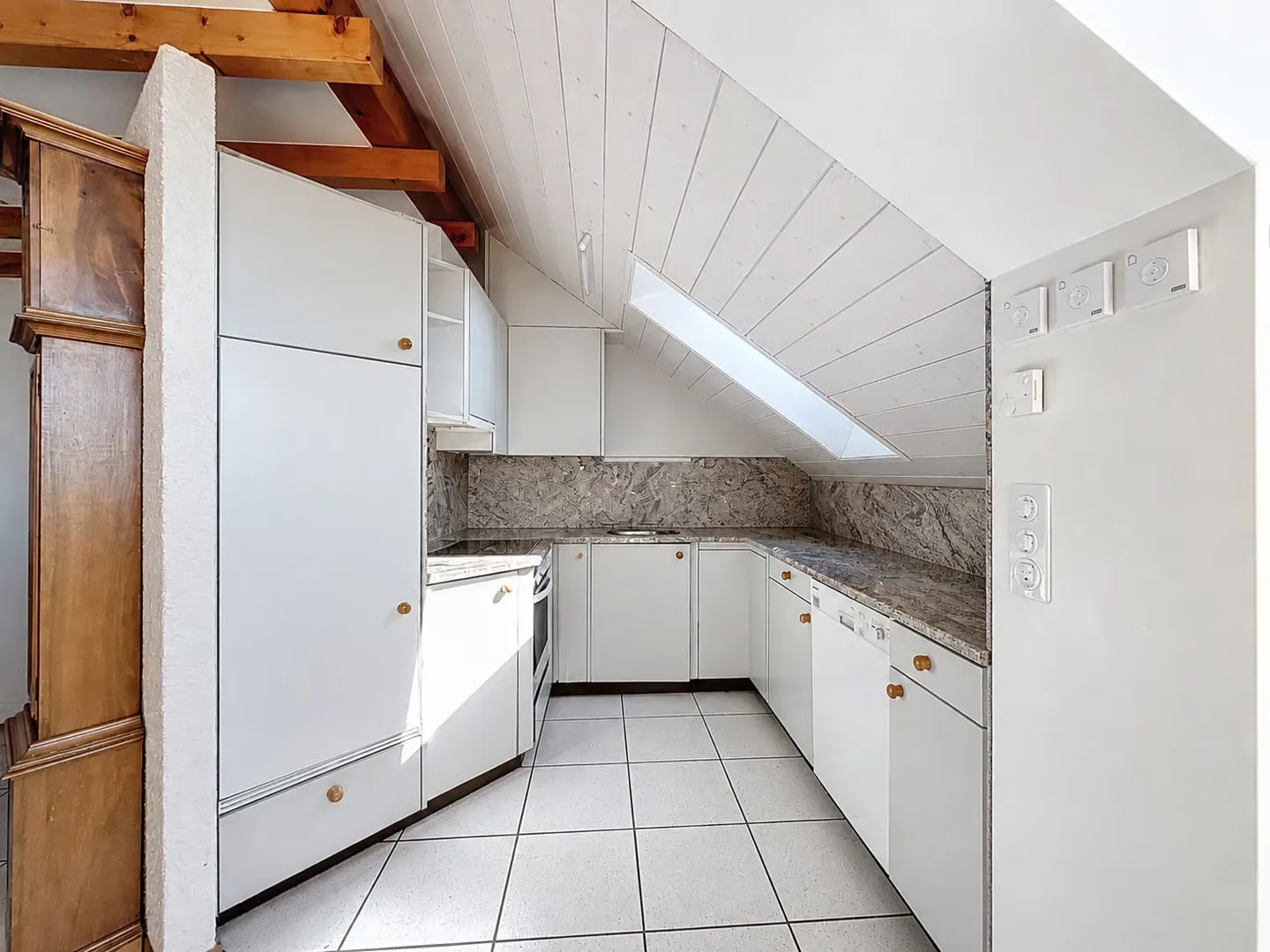 Appartement Charmant avec Vue Lac - Photo 6 sur 13