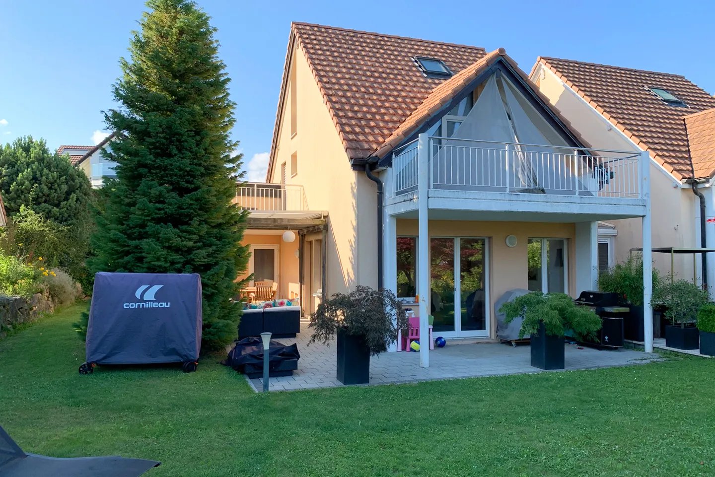 Incantevole villa a schiera d'angolo in una zona tranquilla - Foto 4 di 11
