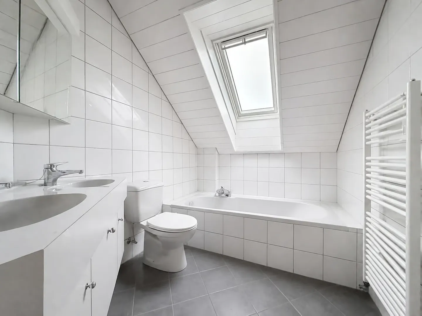 Appartement Charmant avec Vue Lac - Photo 10 sur 13