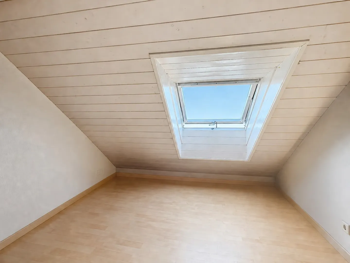 Appartement Charmant avec Vue Lac - Photo 12 sur 13