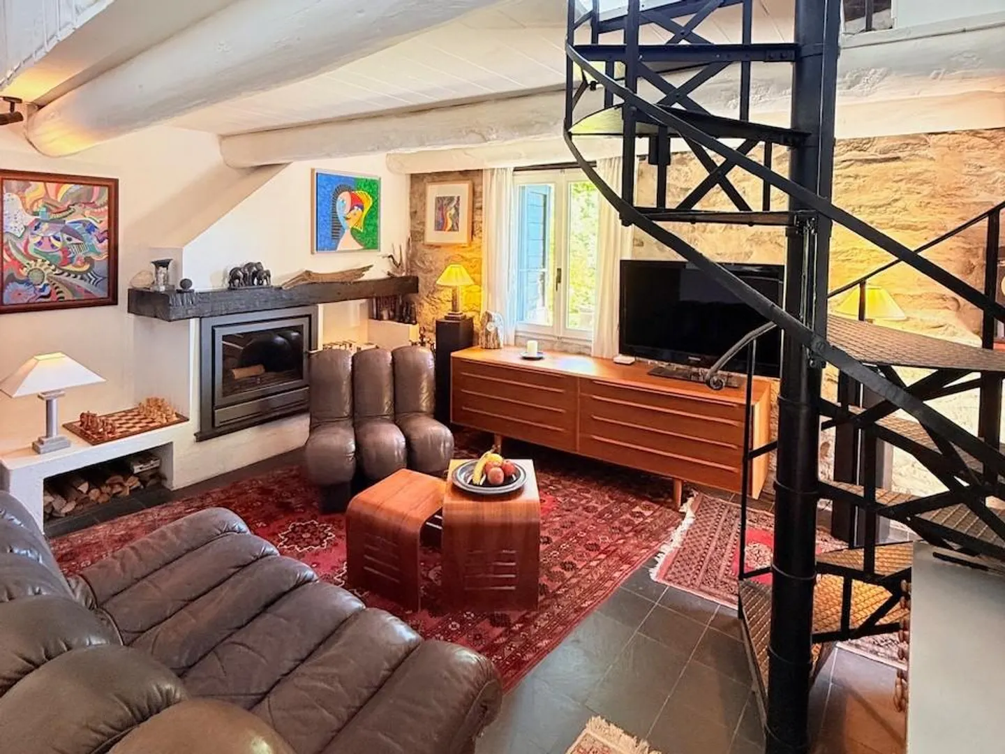 Emplacement Exclusif, Vue Panoramique Spectaculaire & Espace Extérieur de Prestige! - Photo 2 sur 10