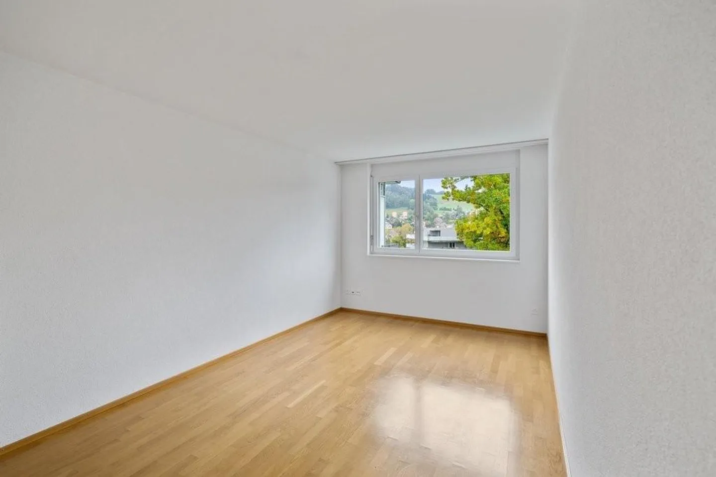 Dreamlike apartment with large seating area - Photo 6 of 11