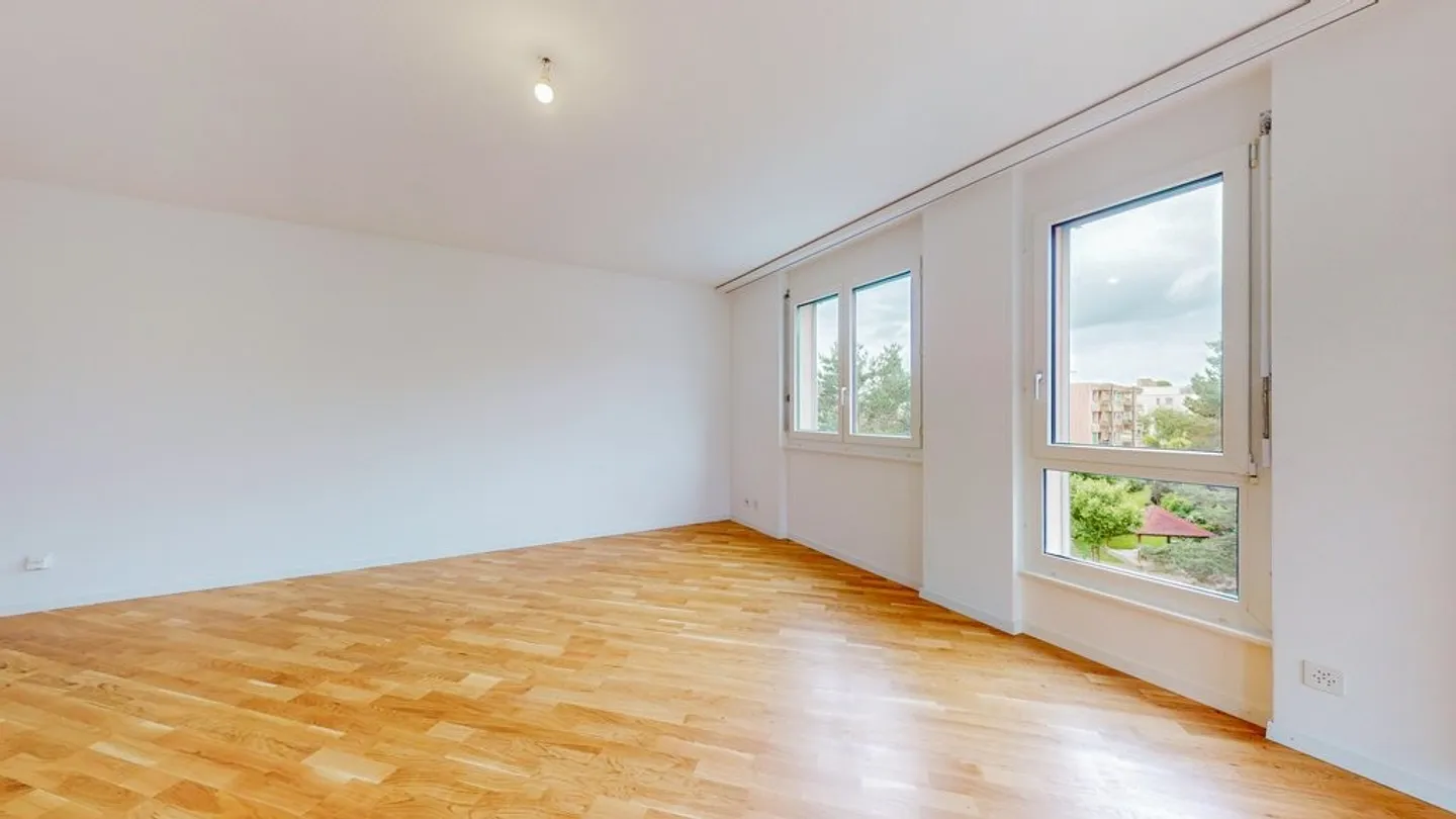 Spacious Family Apartment - Photo 8 of 10