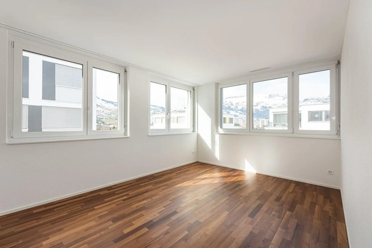 Moderne Traumwohnung - greifen Sie zu! - Foto 3 von 9