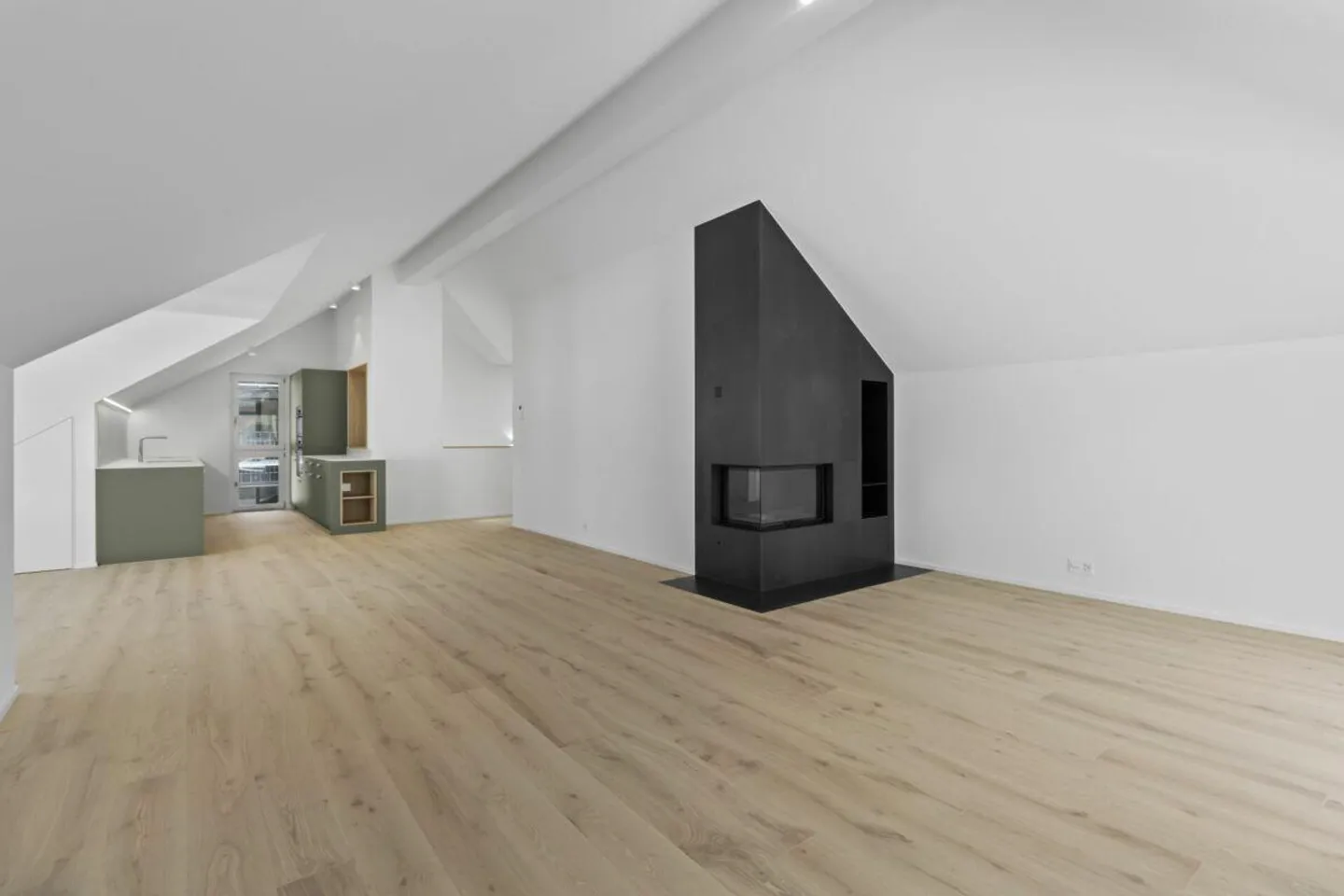 Penthouse Apartment with Best Living Comfort - Photo 11 of 13