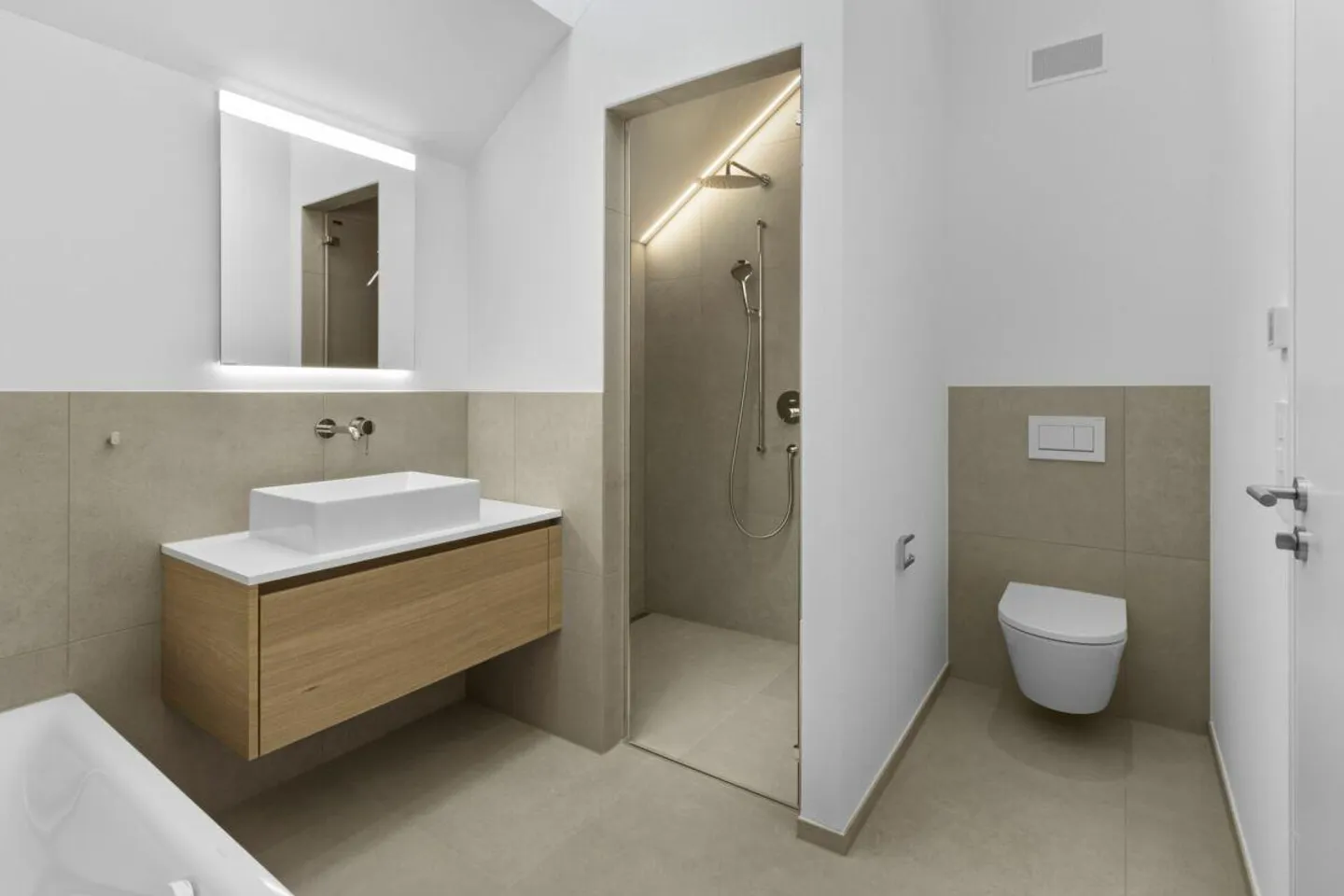 Penthouse Apartment with Best Living Comfort - Photo 12 of 13
