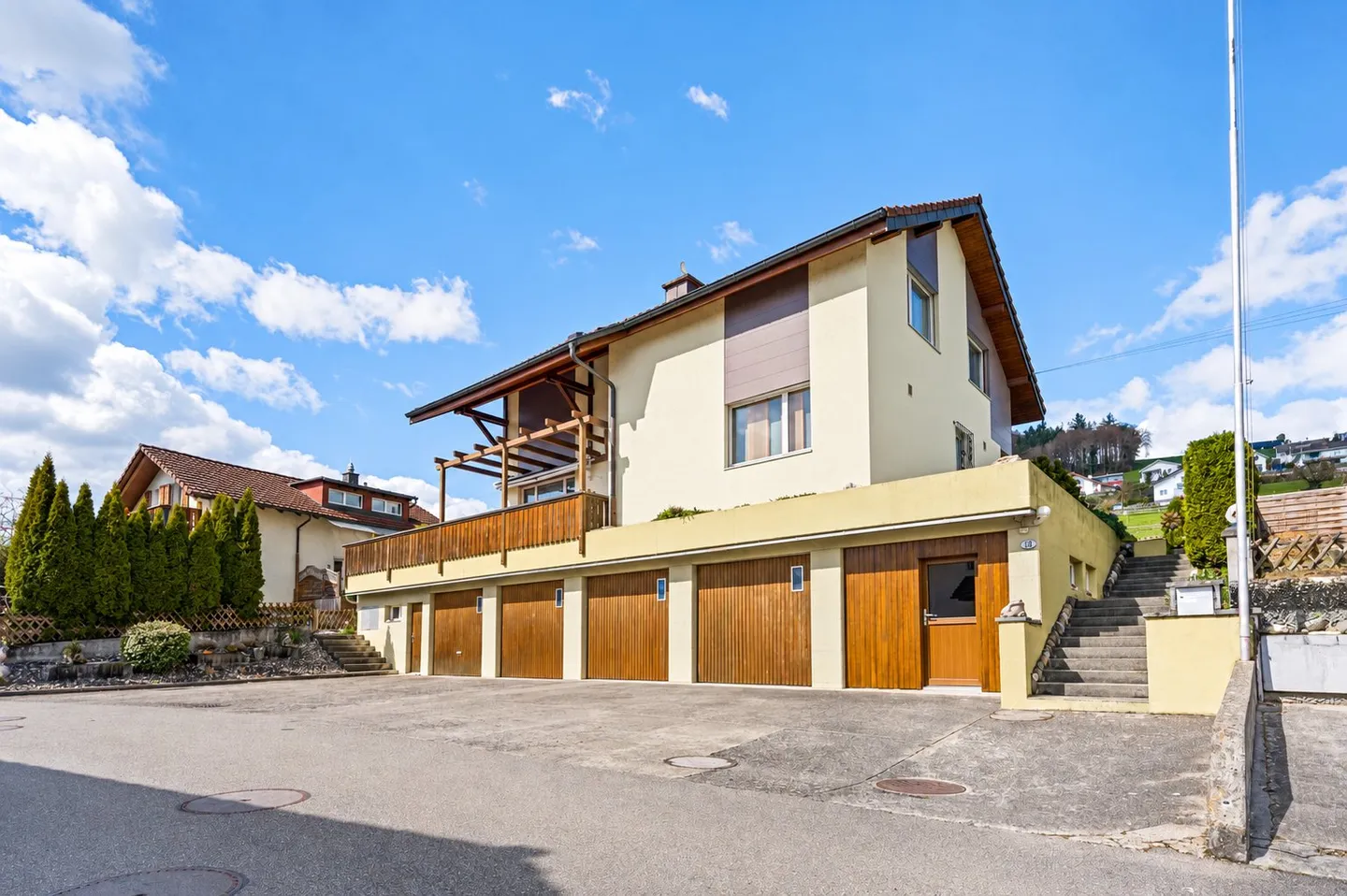 Spacious Family Home with Garden - Photo 1 of 12