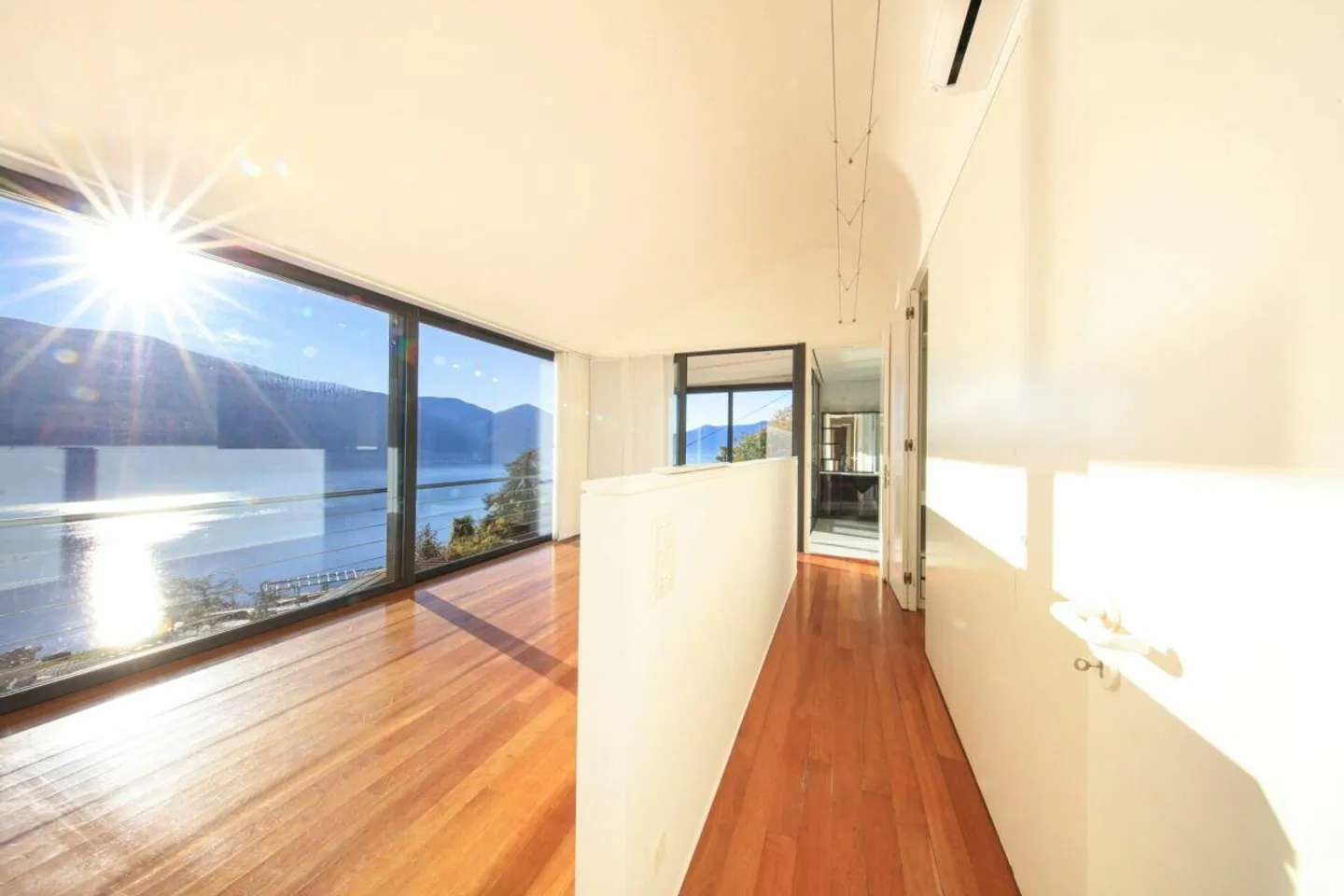 RONCO S/ASCONA - Exclusive villa in a prime location - Photo 10 of 18