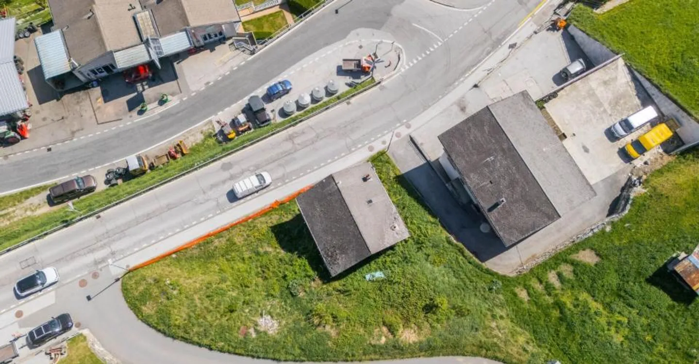 Ideales Grundstück für ein Projekt mit 3 Wohnungen, Genehmigung in Kraft - Foto 5 von 6