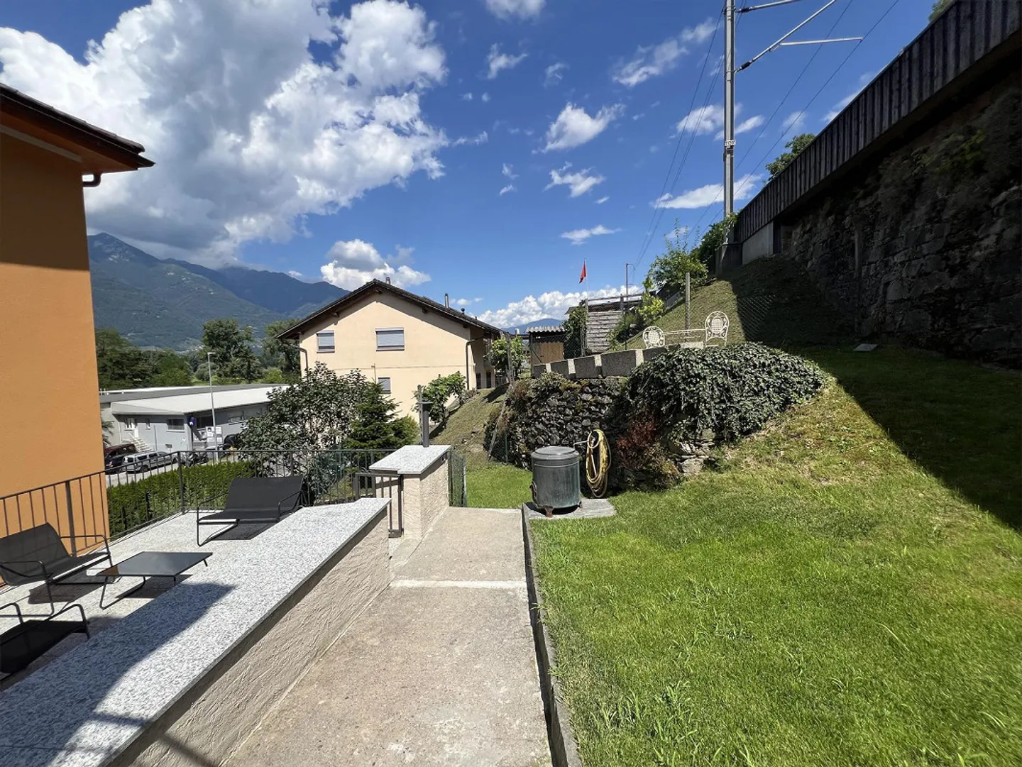 Magnifique Attique avec Terrasse Ensoleillée sur Bolle di Magadino - Photo 20 sur 30