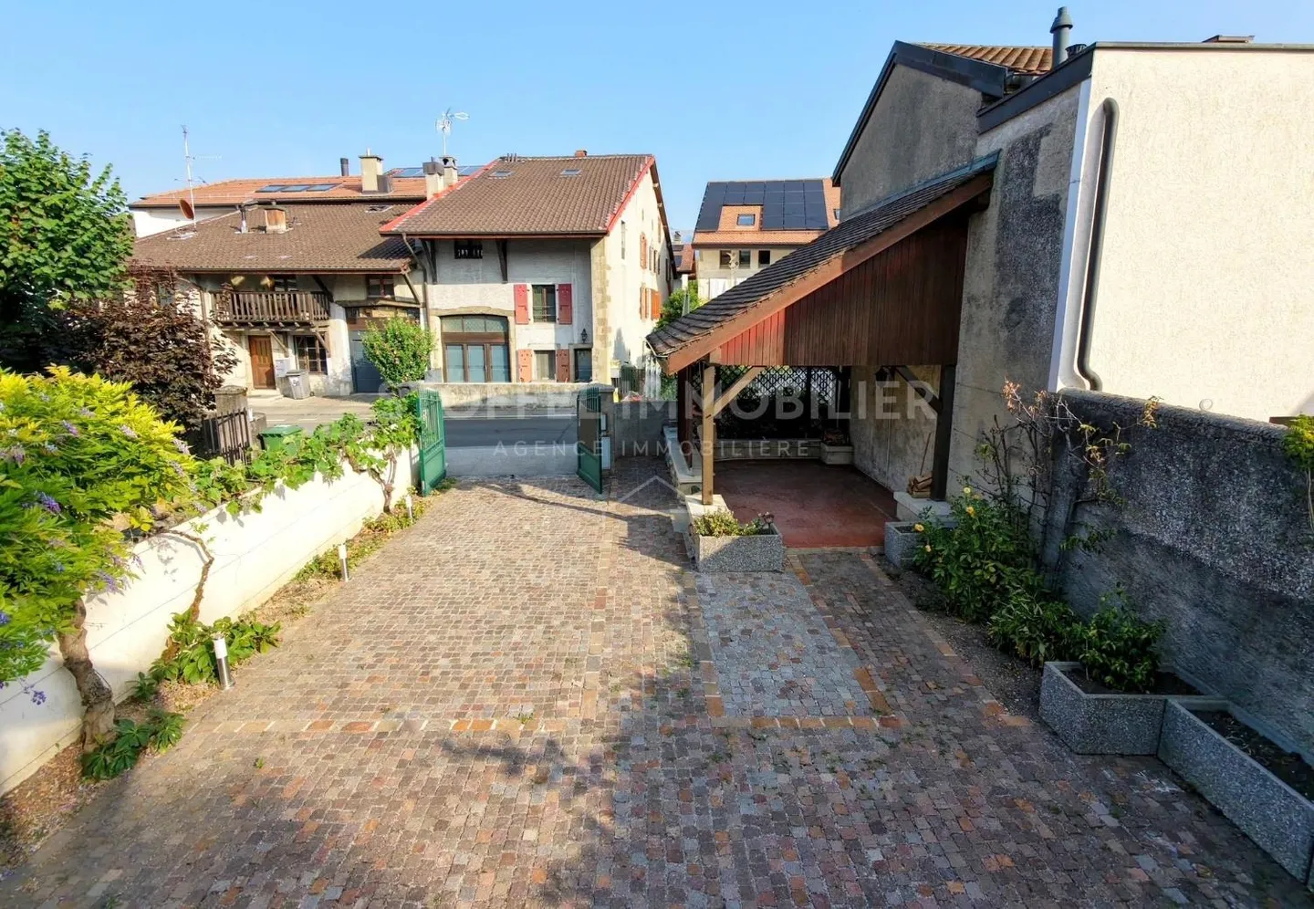 Spacious village house, 5 bedrooms - Co-Exclusive - Photo 2 of 7