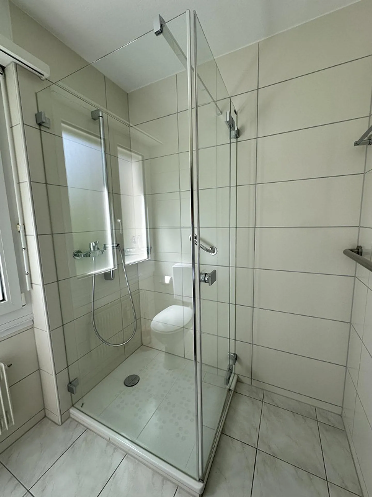 Spazioso, nuovo e una vista MERAVIGLIOSA - Foto 13 di 18