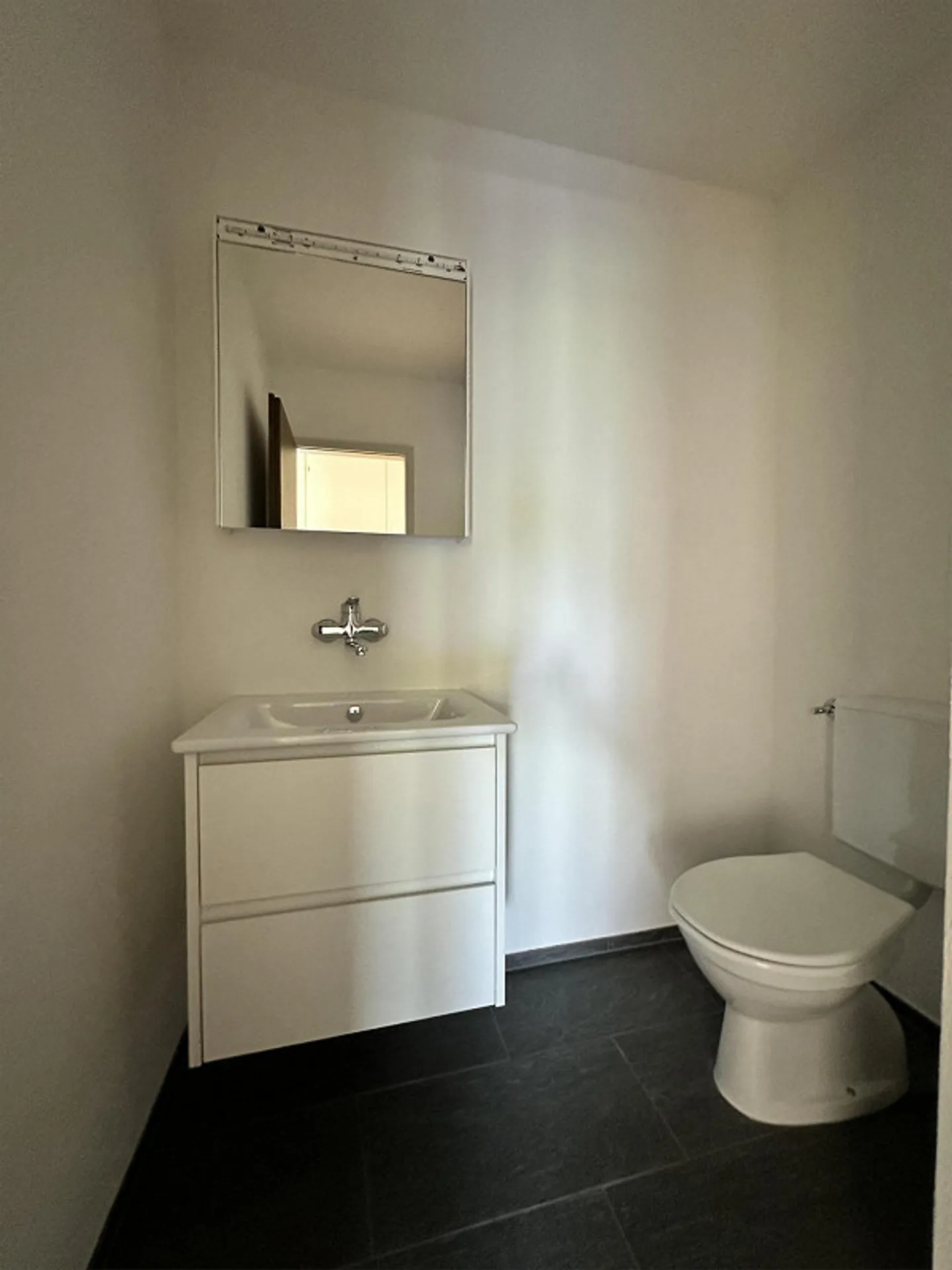 Spazioso, nuovo e una vista MERAVIGLIOSA - Foto 14 di 18