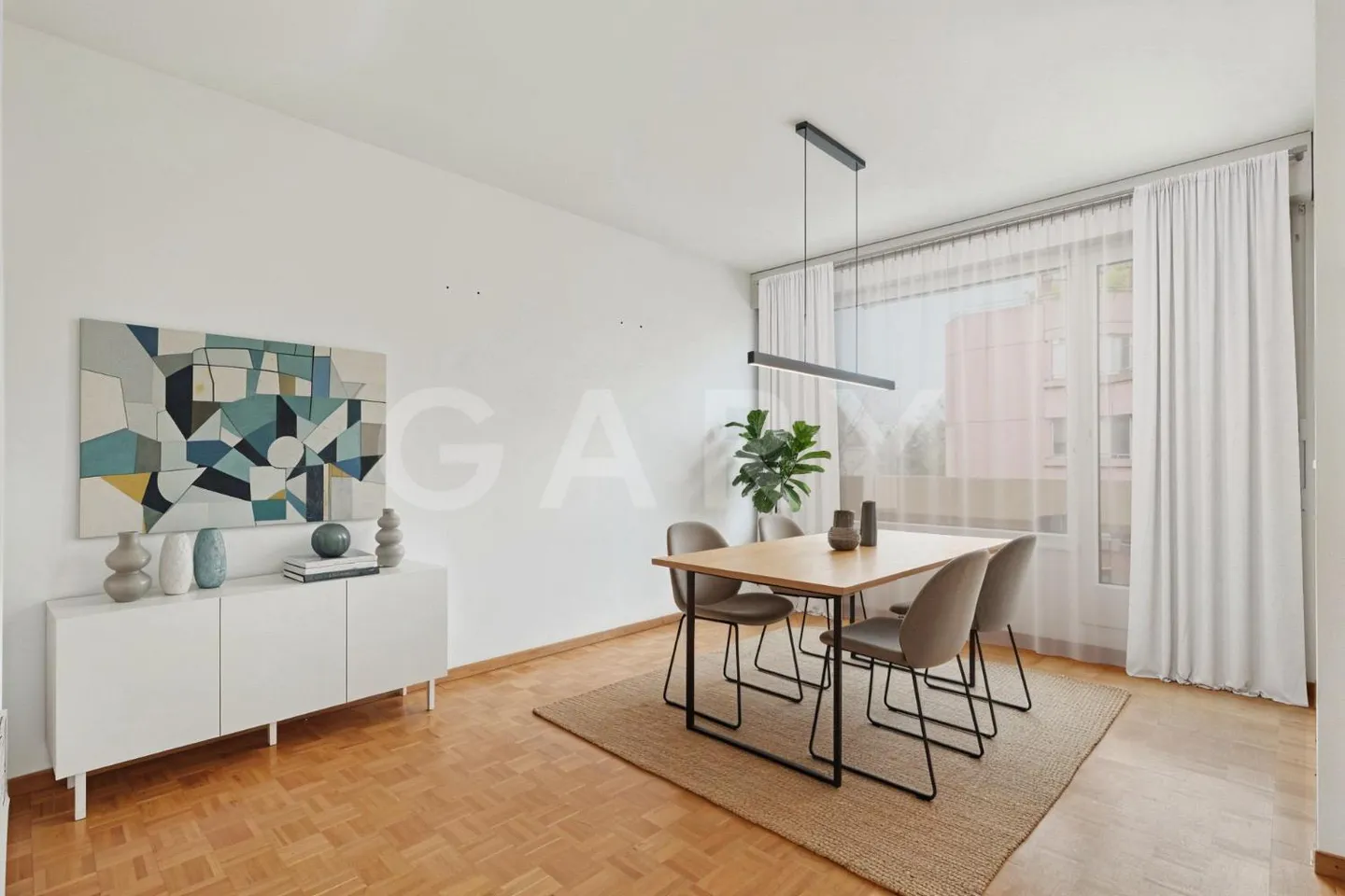 Apartment with 7 Rooms - Photo 4 of 10