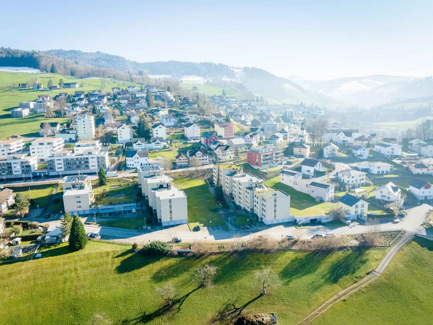 schöne 4.5 Zimmer-Wohnung an ruhiger Lage - Foto 1 von 8