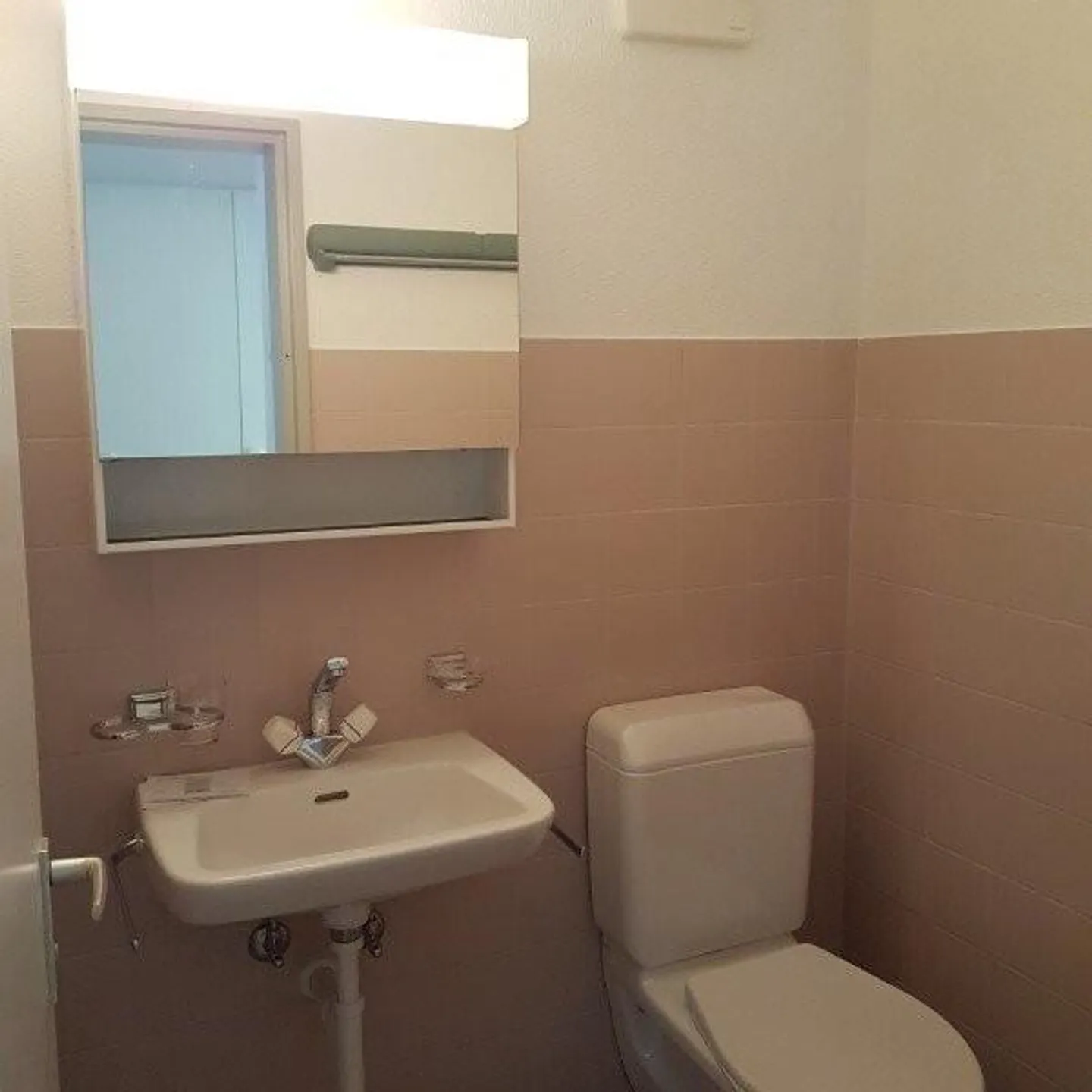 Spacious Family Apartment in a Quiet Area - Photo 8 of 10