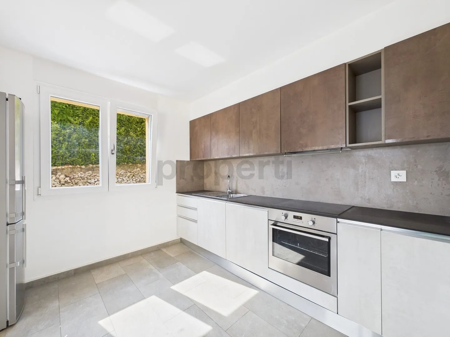 Charming Modern Family House in Neyruz - Photo 2 of 12