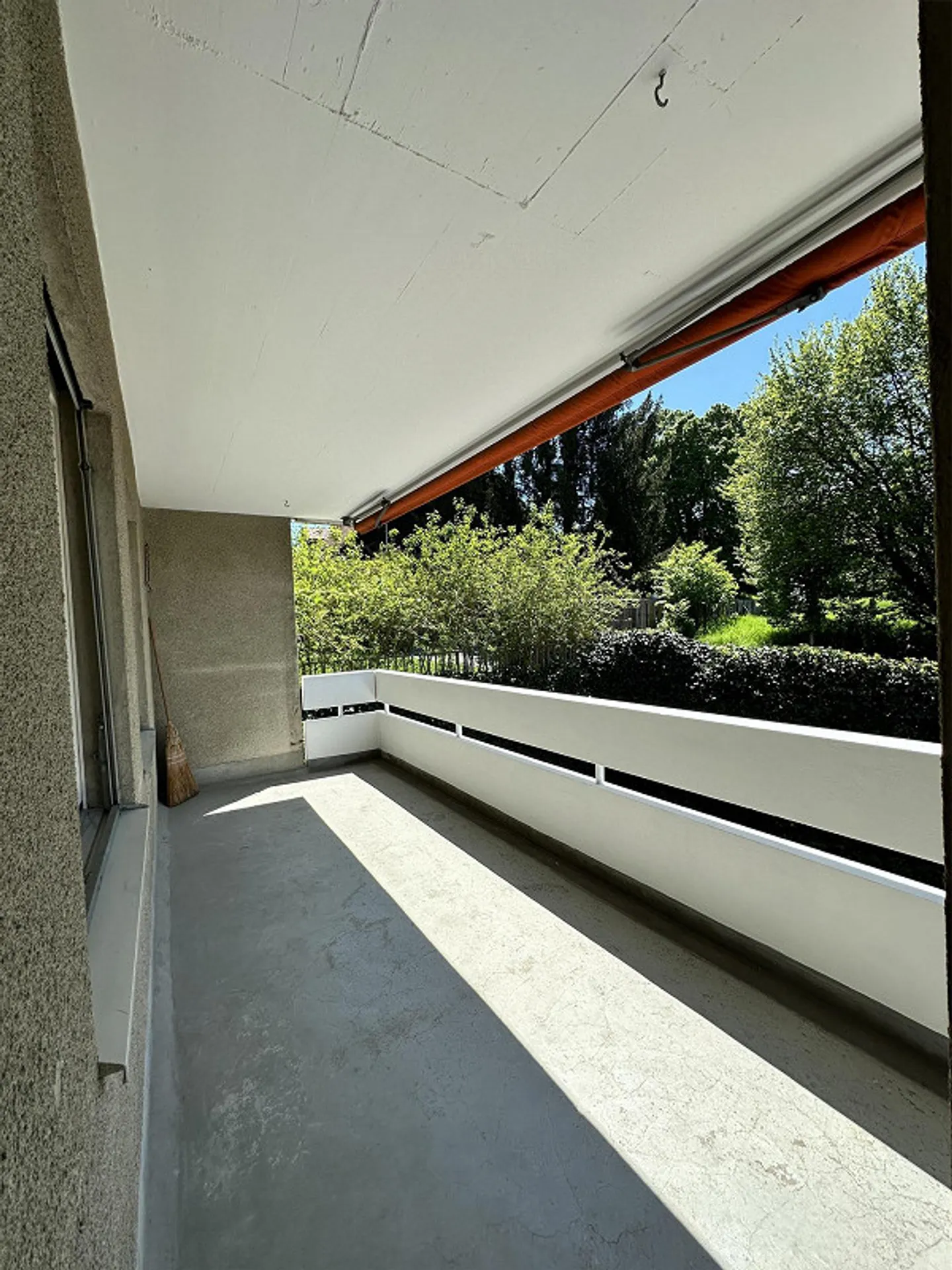 Spazioso, nuovo e una vista MERAVIGLIOSA - Foto 16 di 18