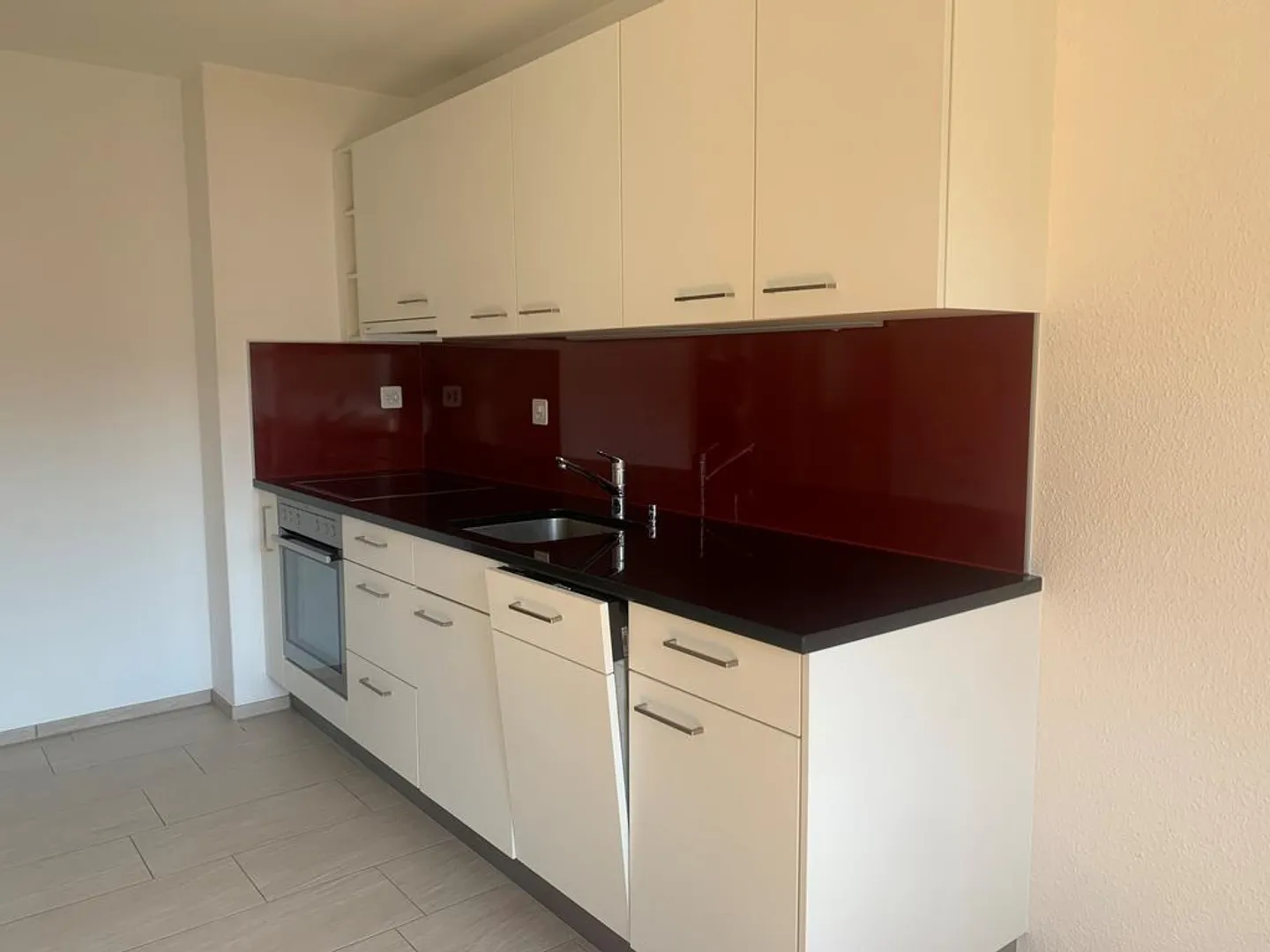 schöne 4.5 Zimmer-Wohnung an ruhiger Lage - Foto 2 von 8