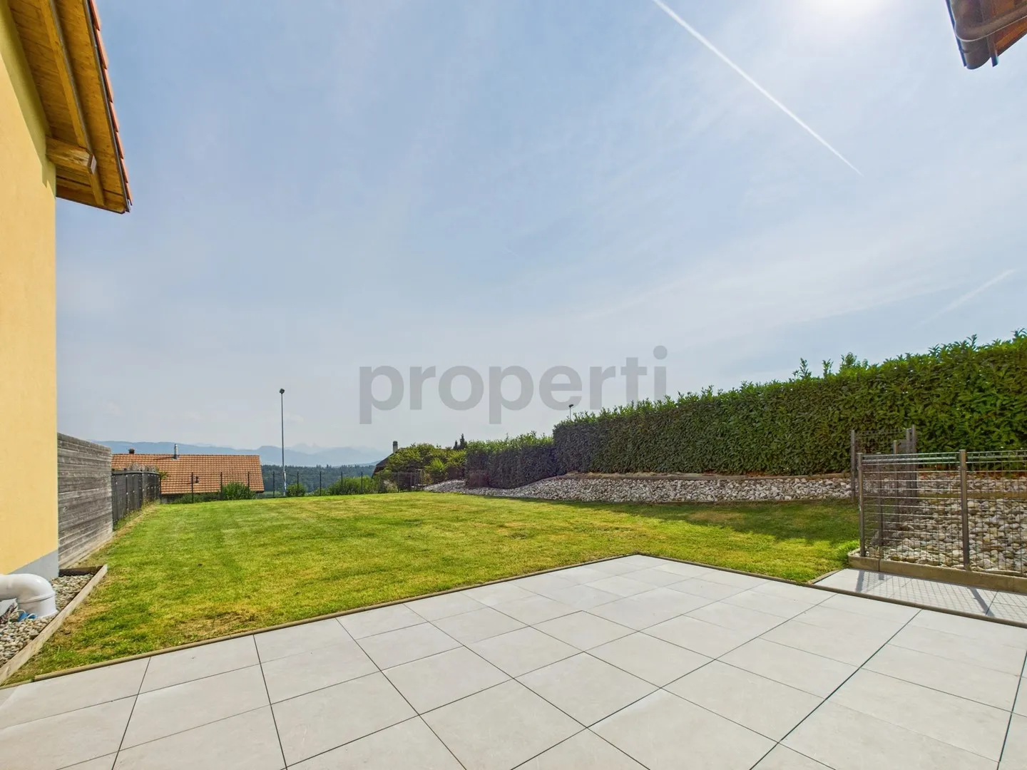Charming Modern Family House in Neyruz - Photo 10 of 12