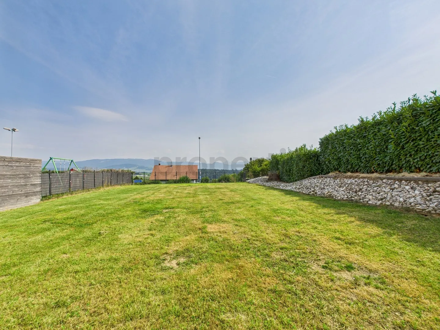 Charming Modern Family House in Neyruz - Photo 11 of 12