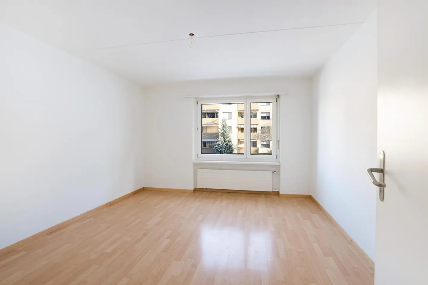 schöne 4.5 Zimmer-Wohnung an ruhiger Lage - Foto 6 von 8