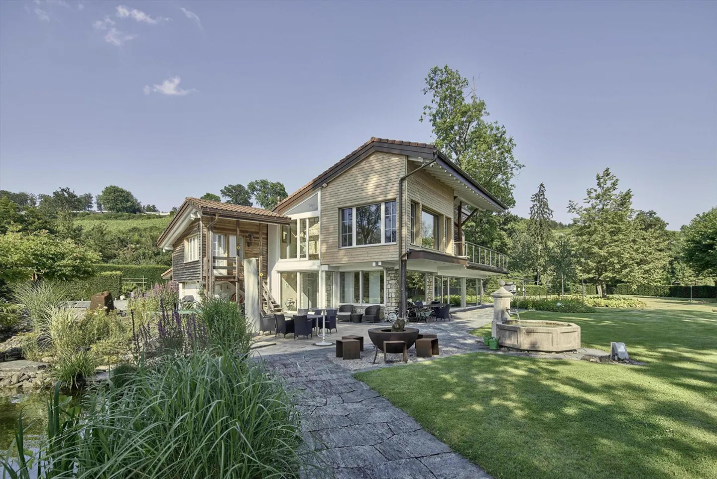 Spacious lakeside property near Lucerne - Photo 4 of 8