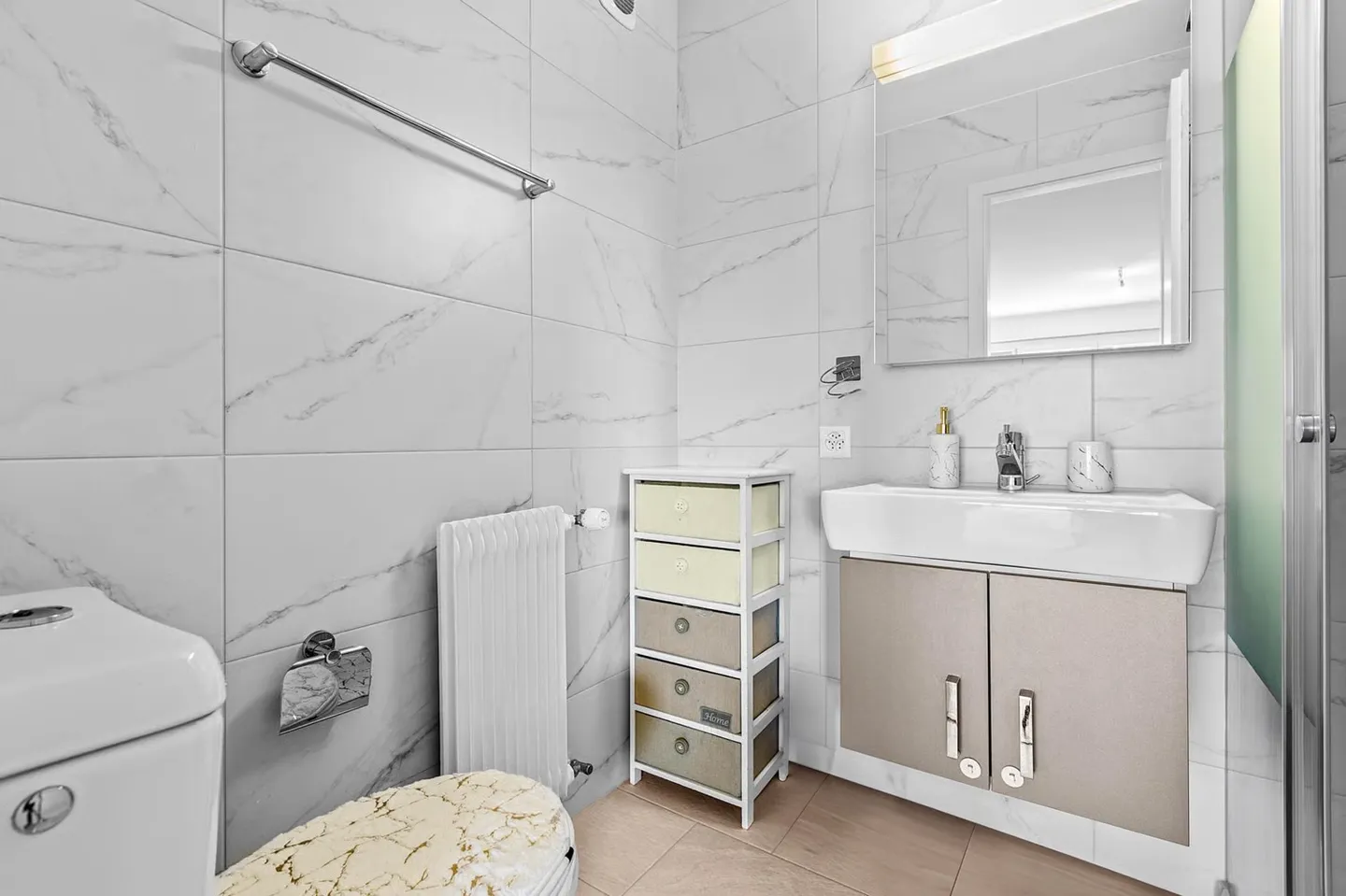 Wunderschöne 3,5 Zimmer mit Balkon mit Blick auf den See - Foto 8 von 9