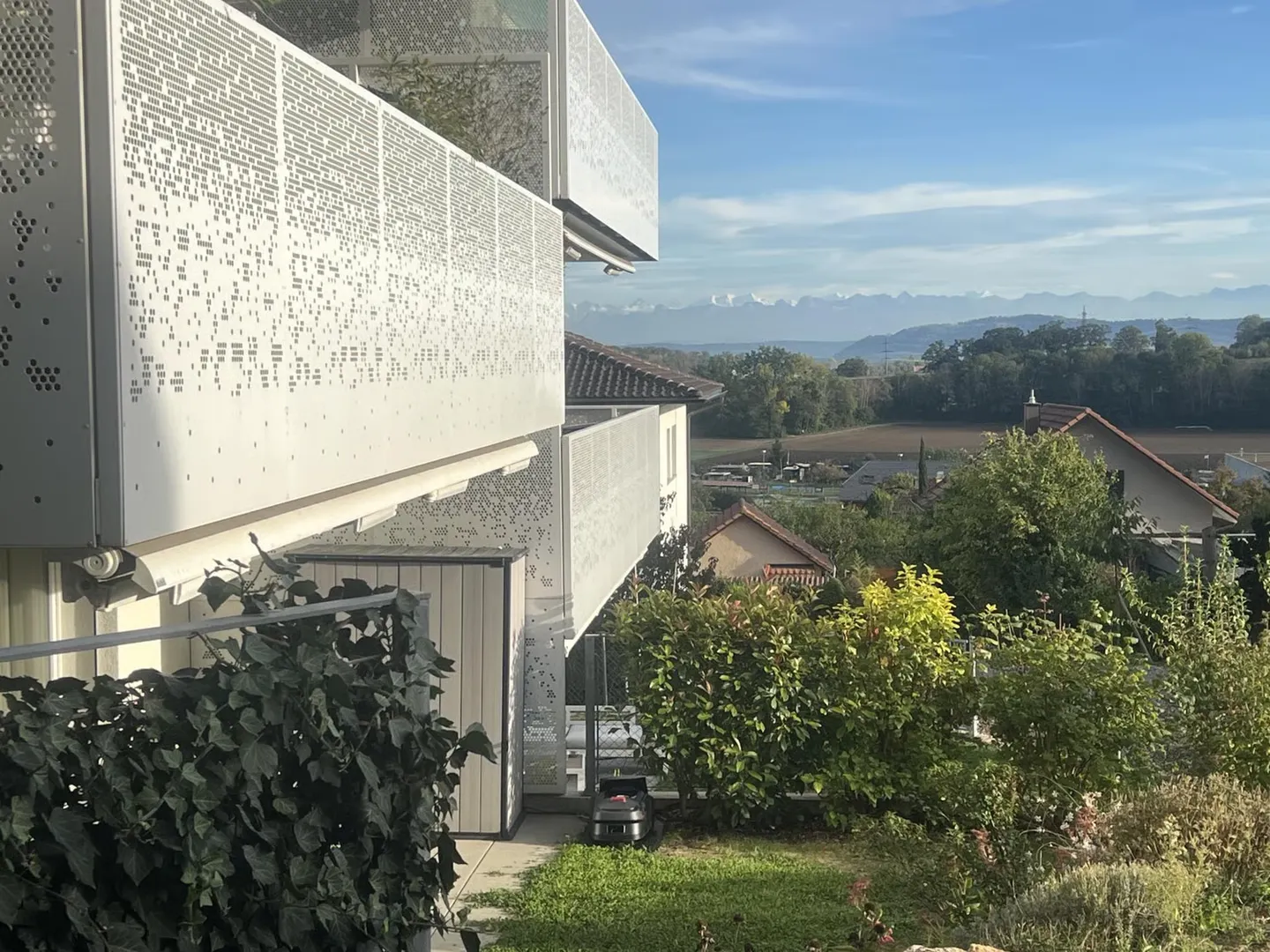 Magnifique appartement contemporain avec vastes terrasses et jardin privatif - Photo 6 of 13