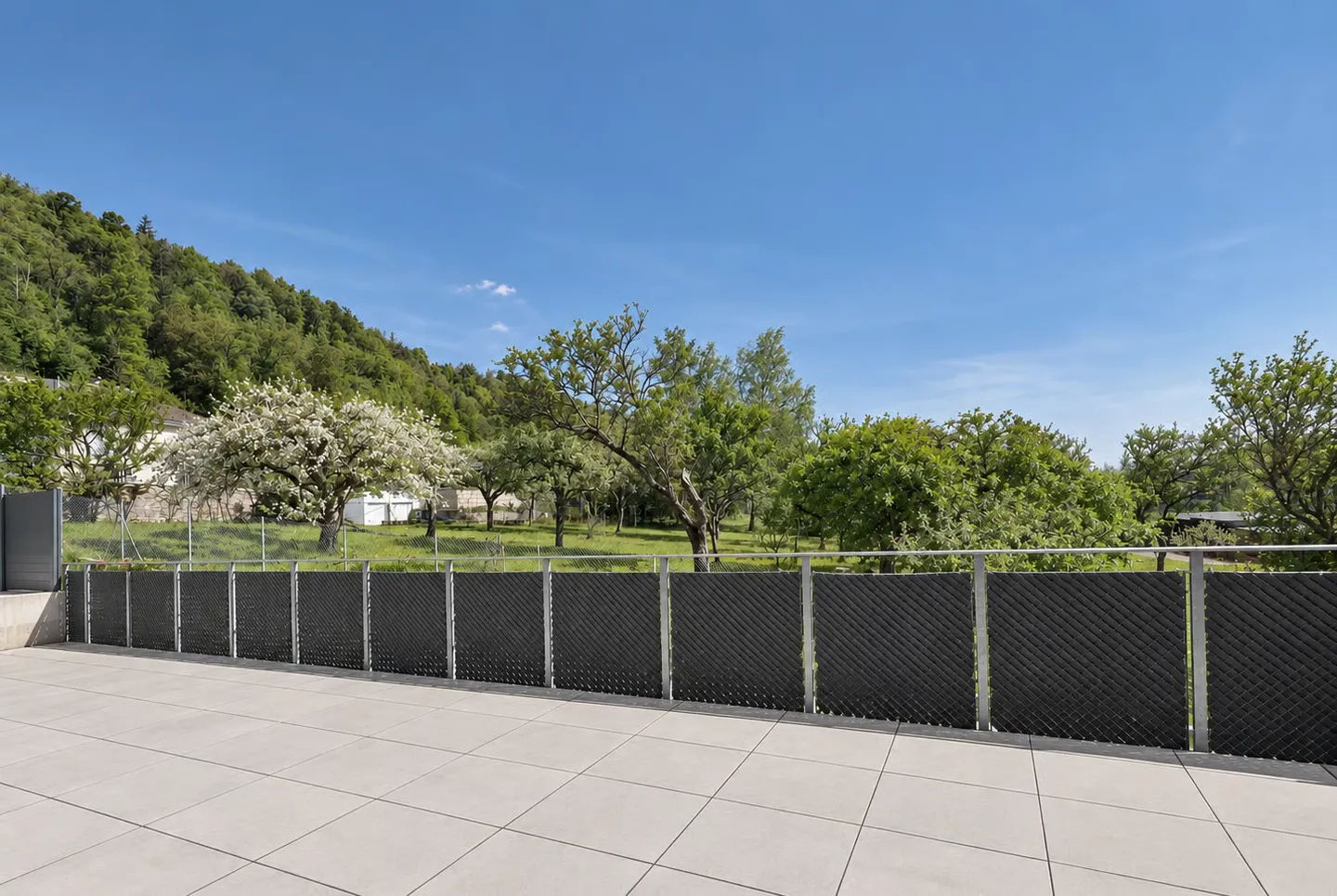 Magnifique appartement contemporain avec vastes terrasses et jardin privatif - Photo 12 of 13