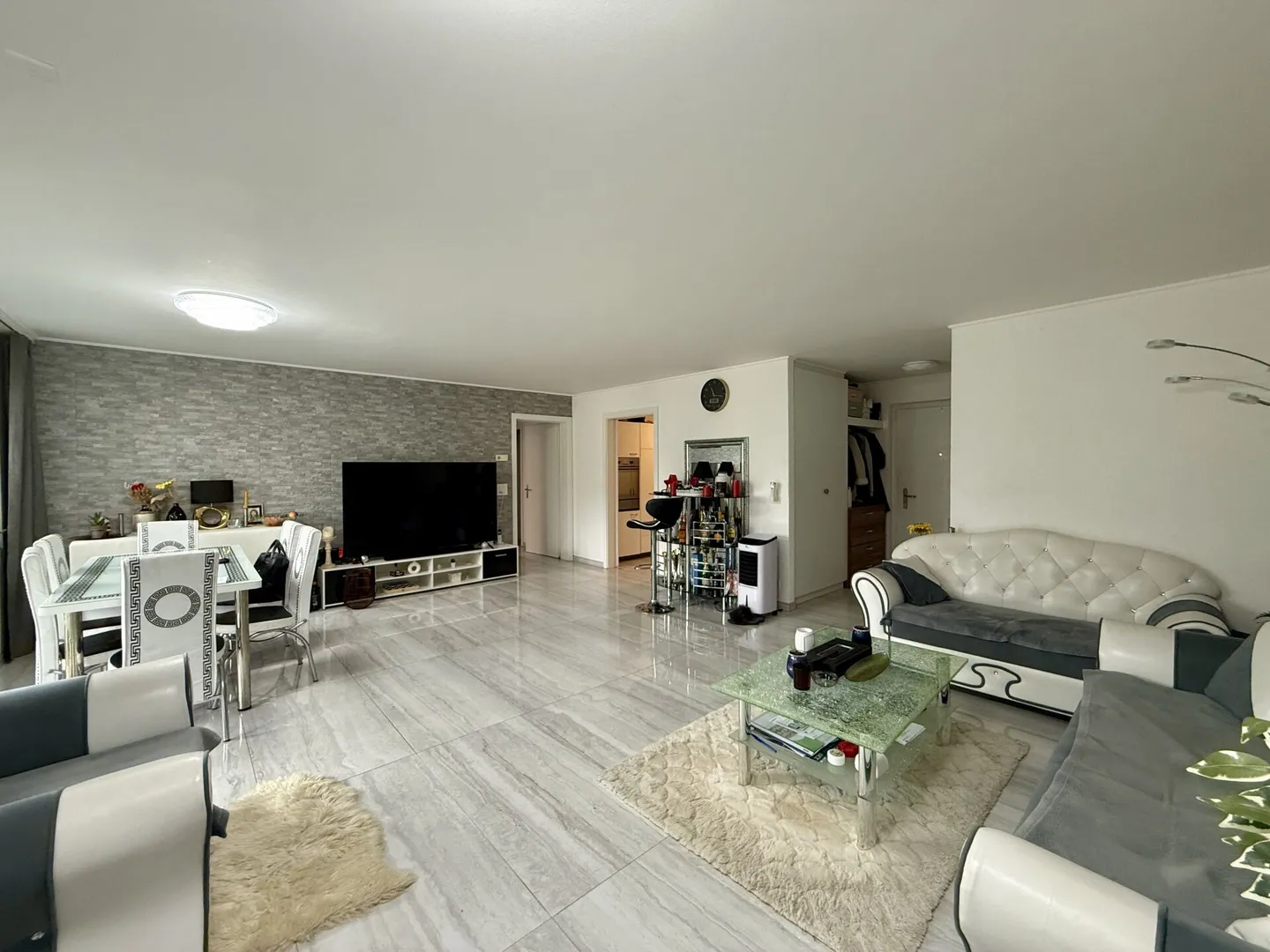 Appartement attrayant de 5,5 pièces dans un emplacement ensoleillé - Photo 5 sur 19