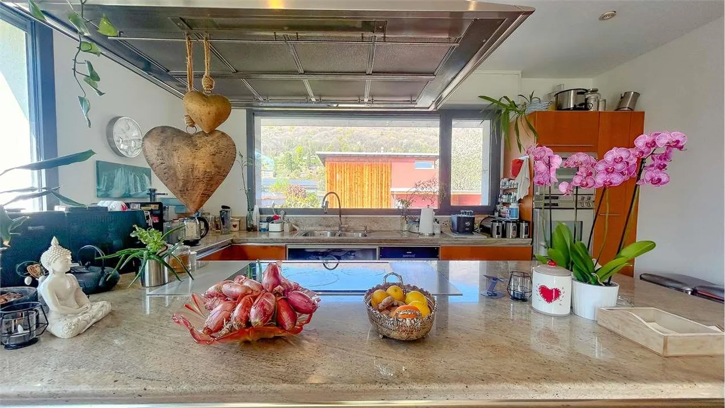 VILLA ÉLÉGANTE AVEC GRAND JARDIN ET VUE OUVERTE - Photo 7 sur 12