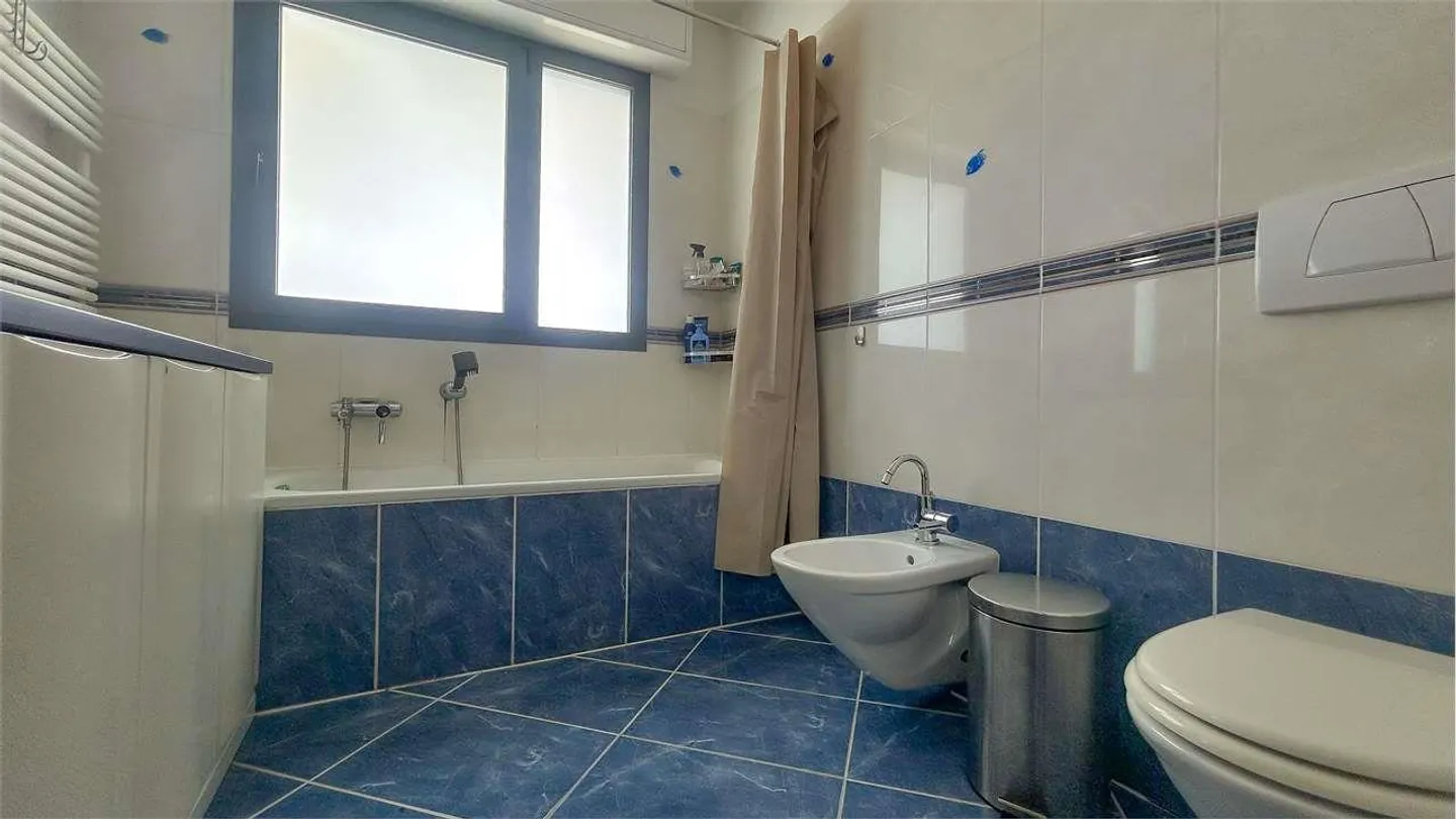 VILLA ÉLÉGANTE AVEC GRAND JARDIN ET VUE OUVERTE - Photo 10 sur 12