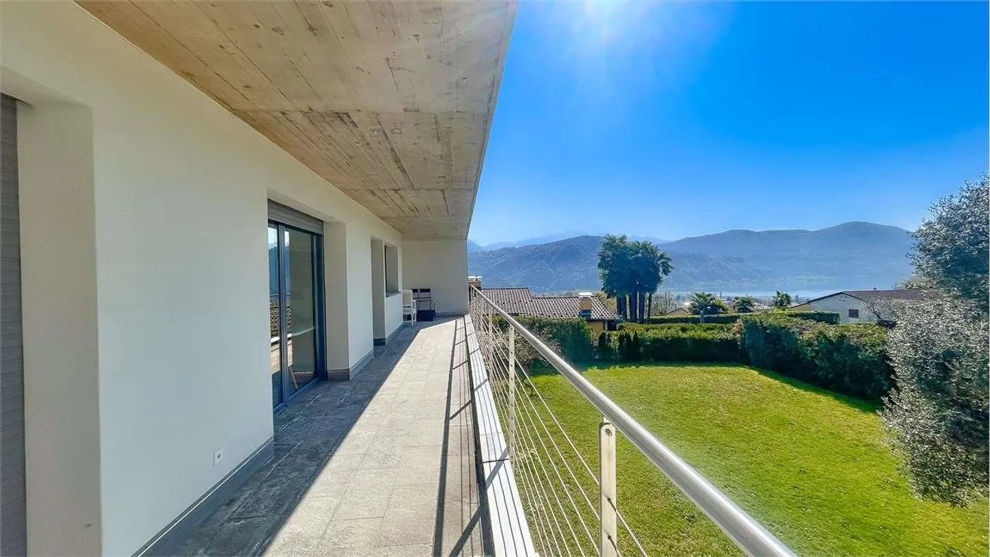 VILLA ÉLÉGANTE AVEC GRAND JARDIN ET VUE OUVERTE - Photo 12 sur 12