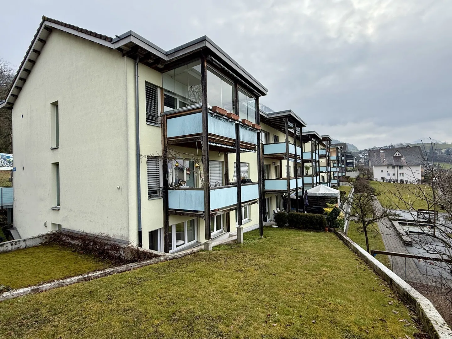 Appartement attrayant de 5,5 pièces dans un emplacement ensoleillé - Photo 1 sur 19