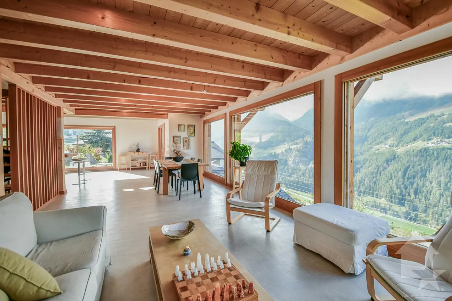 Wunderschönes Chalet mit 275 m2 Wohnfläche im Herzen der Natur - Foto 4 von 25