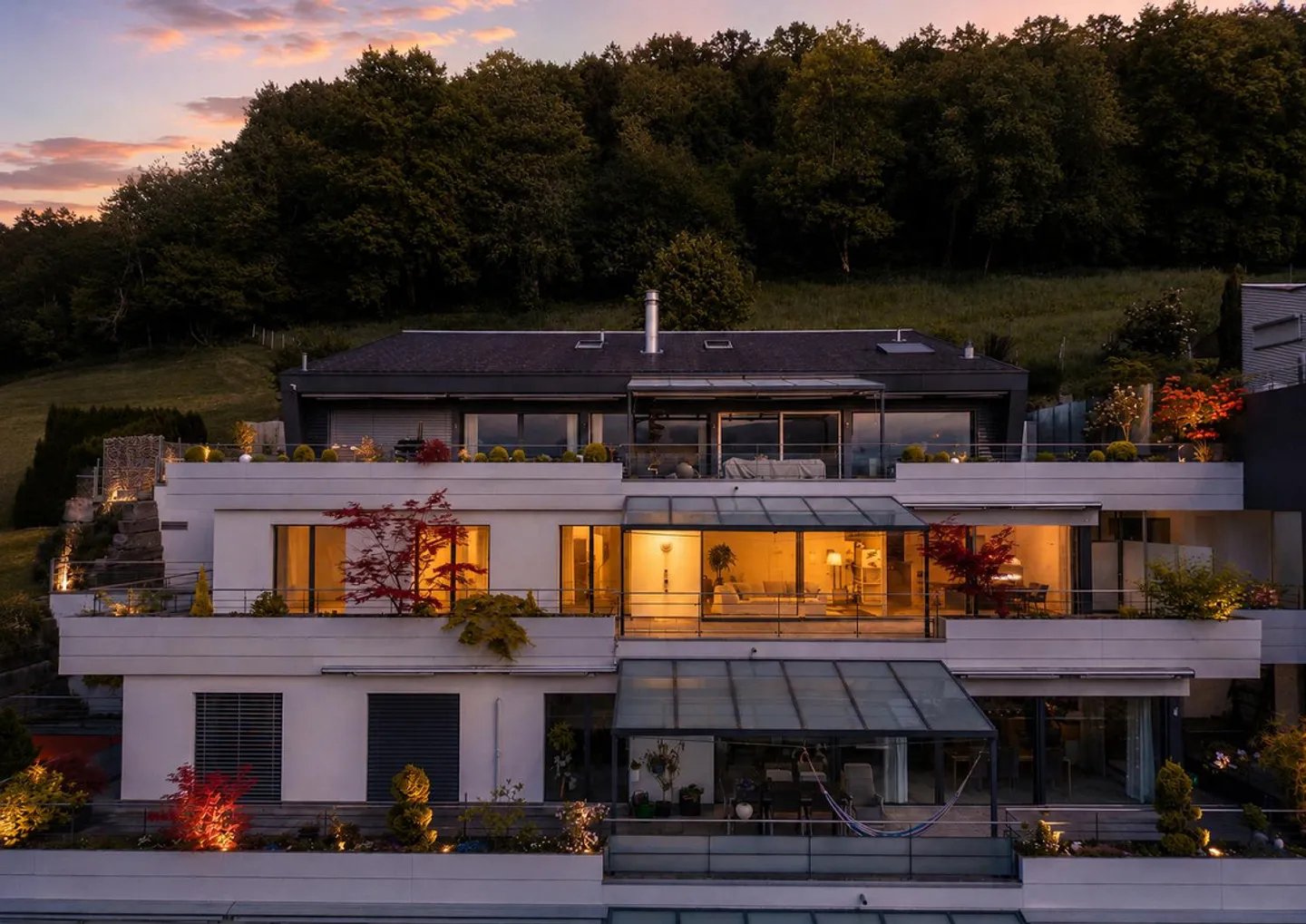 Maison de rêve avec terrasse ensoleillée et vue magnifique - Photo 2 sur 5